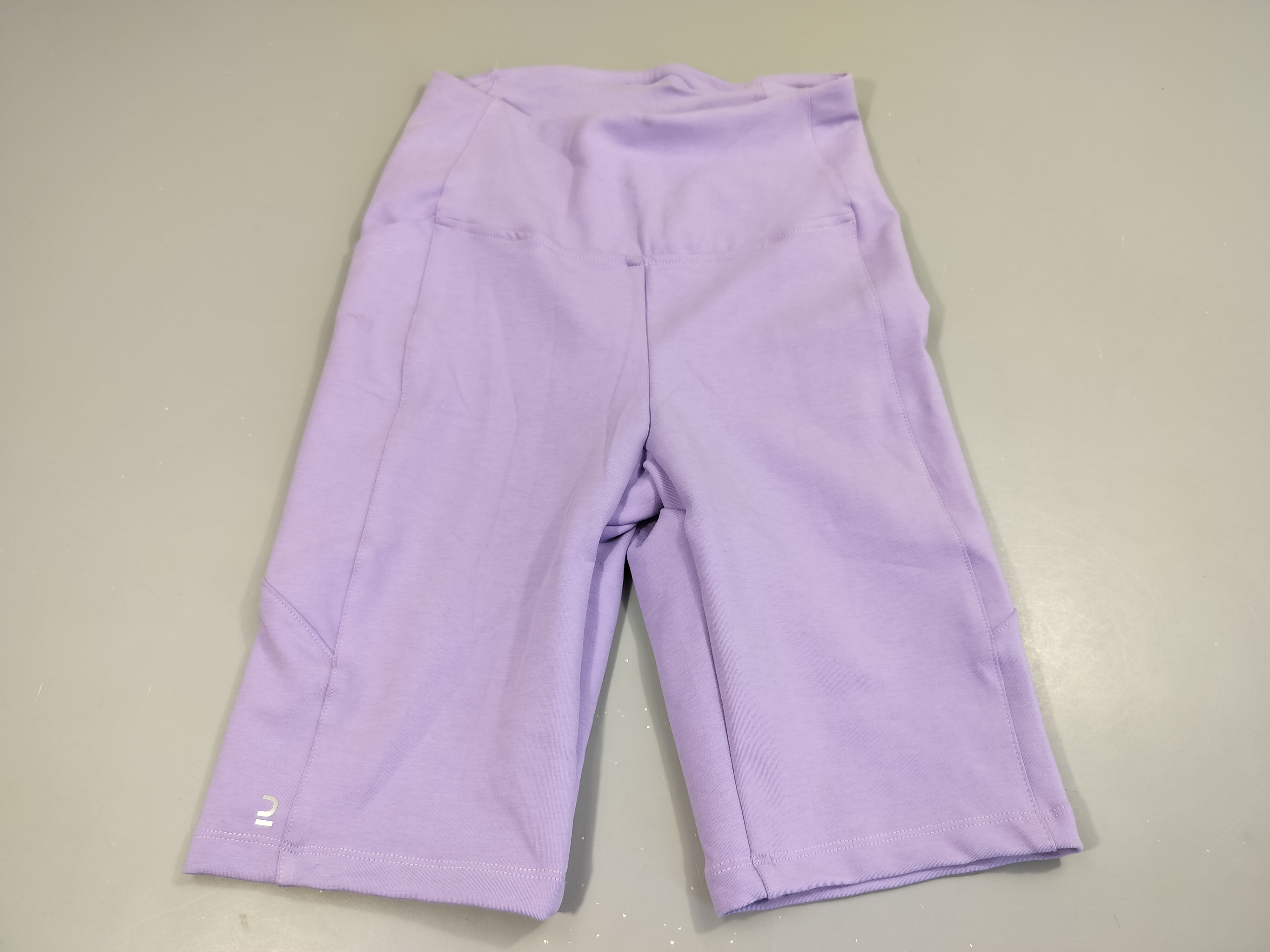 Pantacourt de sport mauve clair