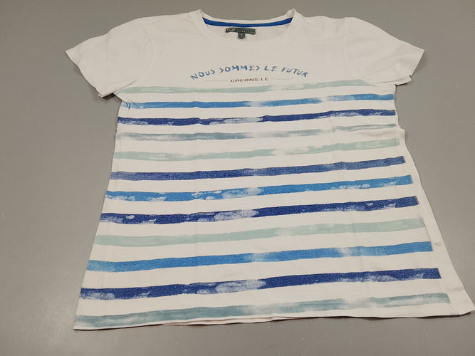 T-shirt m.c blanc rayé vert et bleu "Nous sommes le futur, créons le", moins cher chez Petit Kiwi