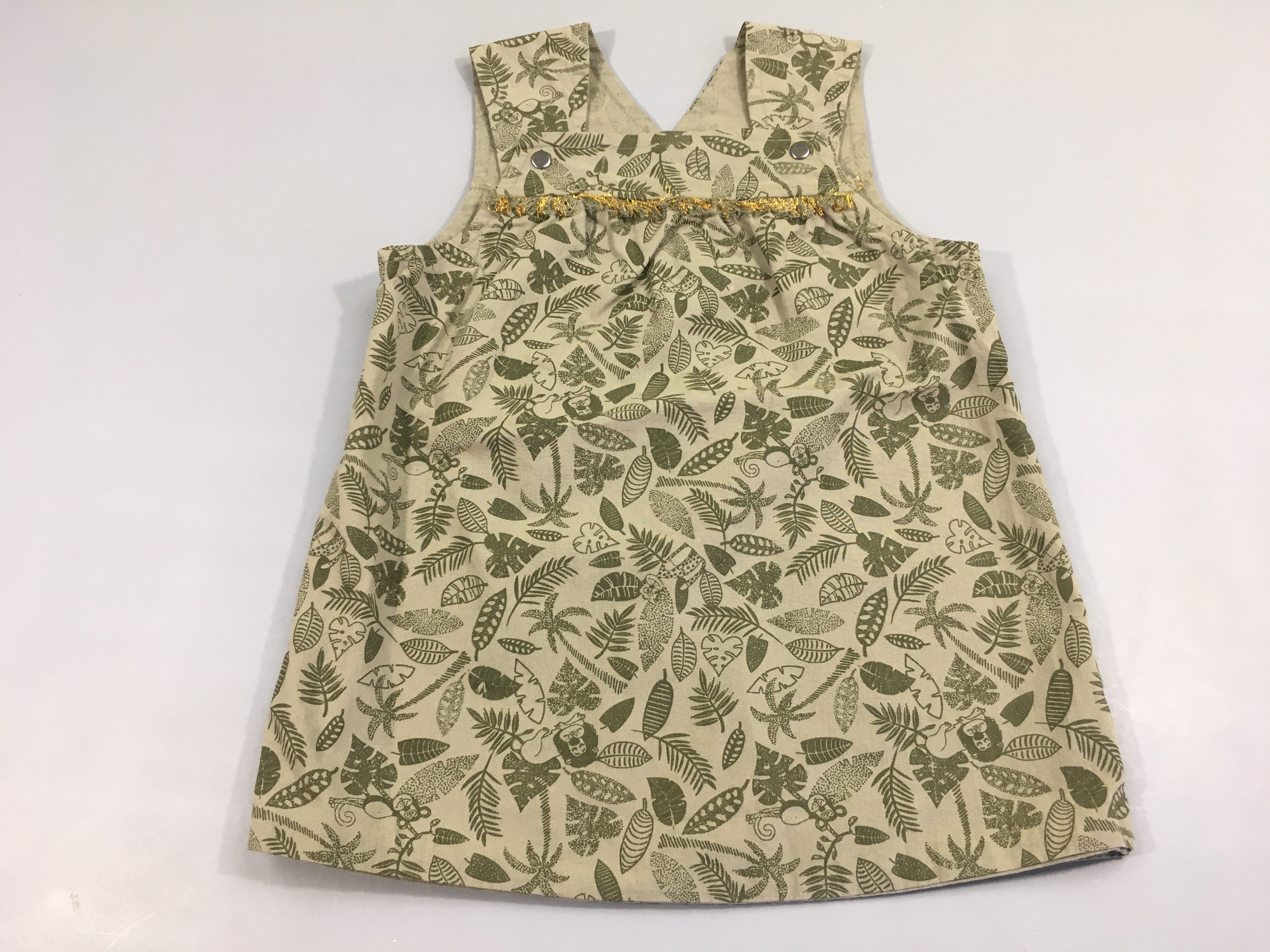 Robe salopette kaki ,motifs feuilles