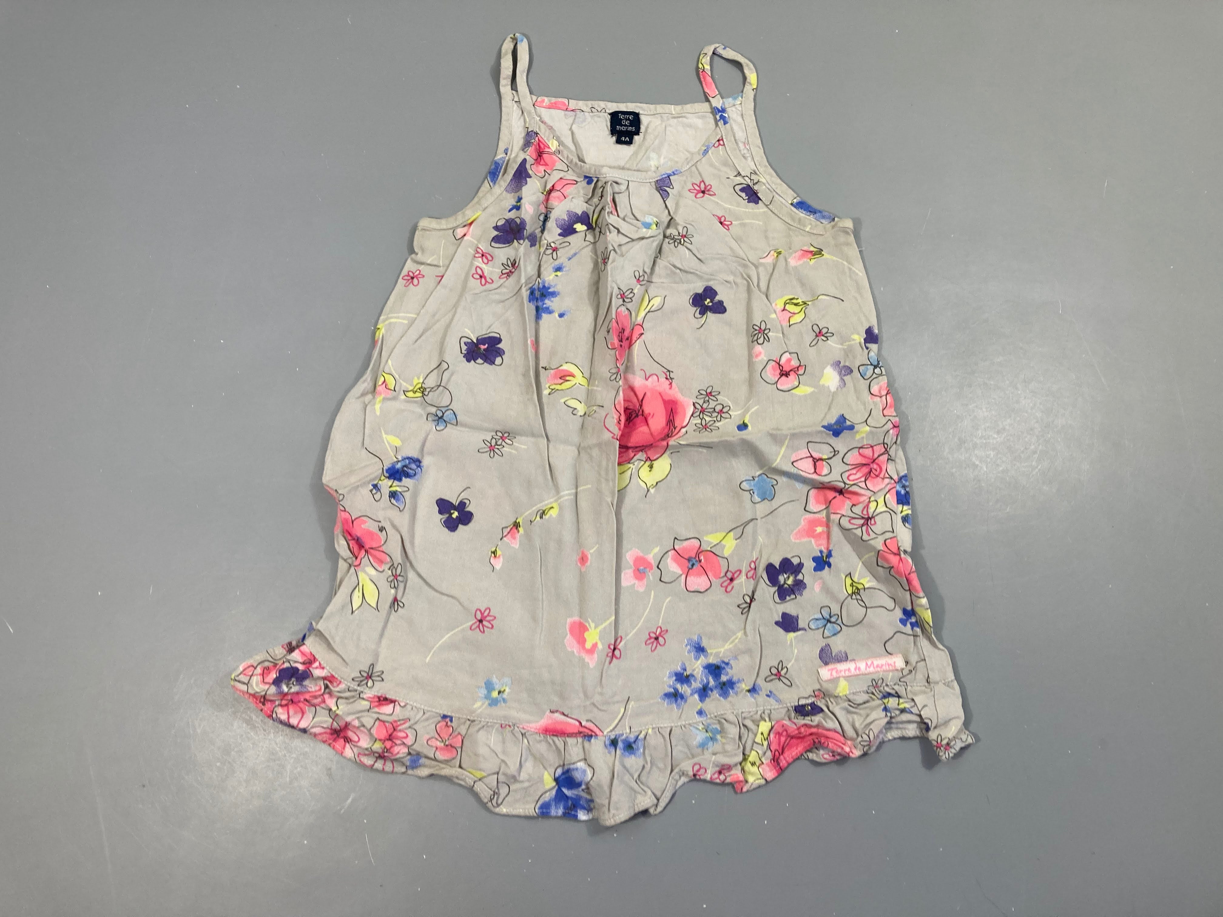 Robe fines bretelles grises fleurs, Terre des marins