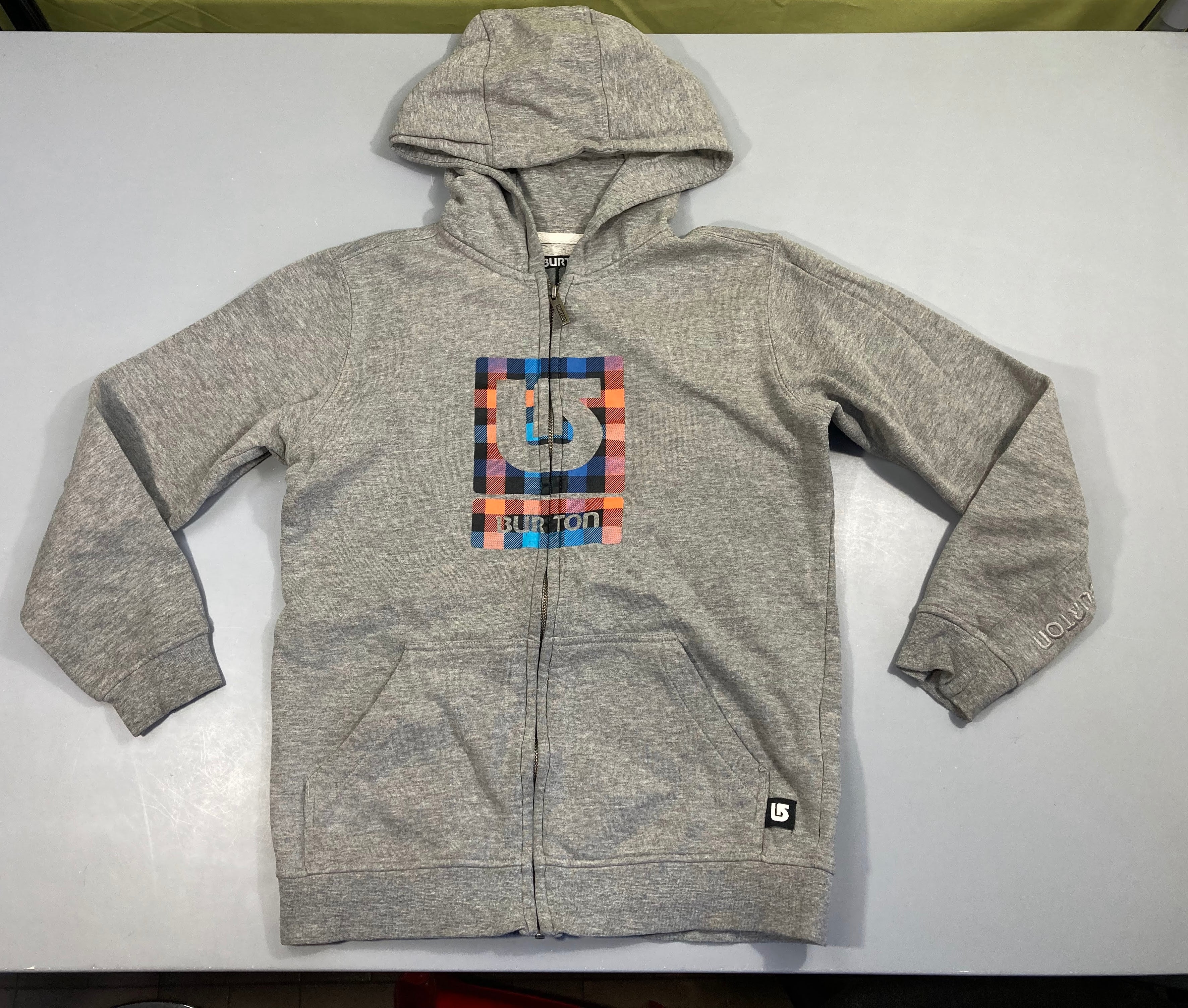 Sweat zippéà capuche gris chiné Burton, très légèrement bouloché