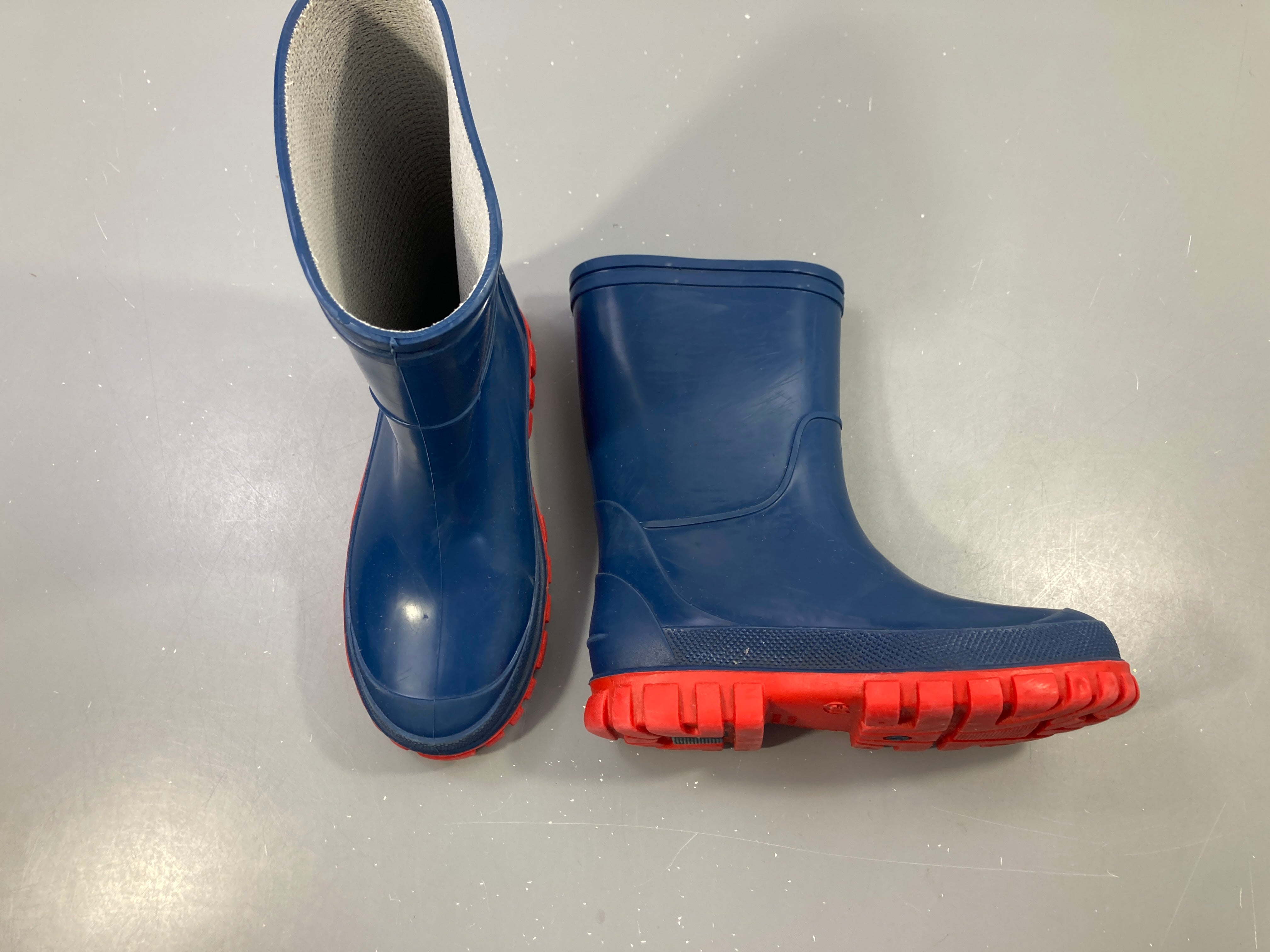 Bottes bleu marine semelle rouge, 31