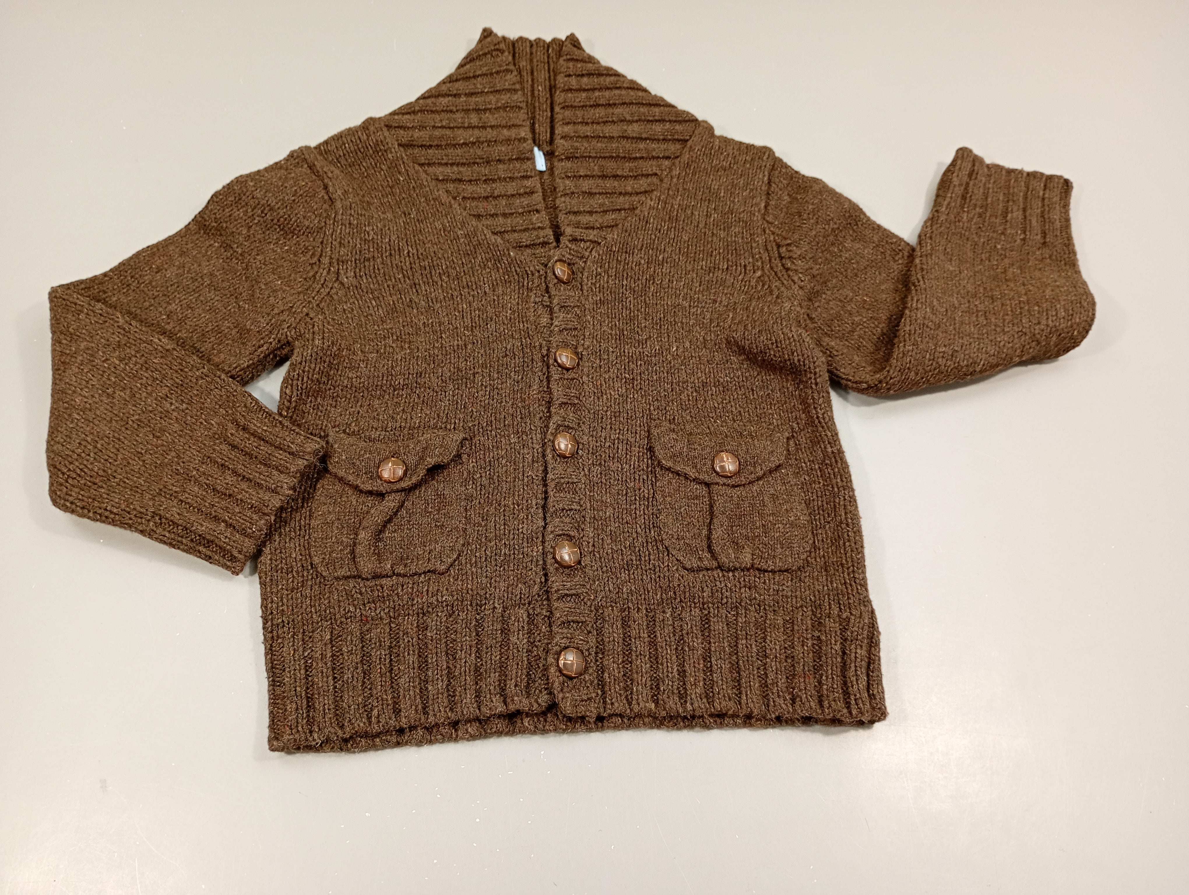 Gilet F&F brun , grand col , légèrement bouloché