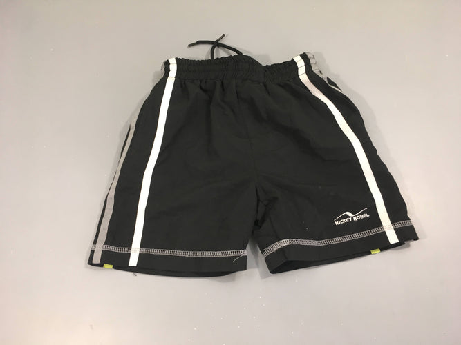 Short de sport noir, moins cher chez Petit Kiwi