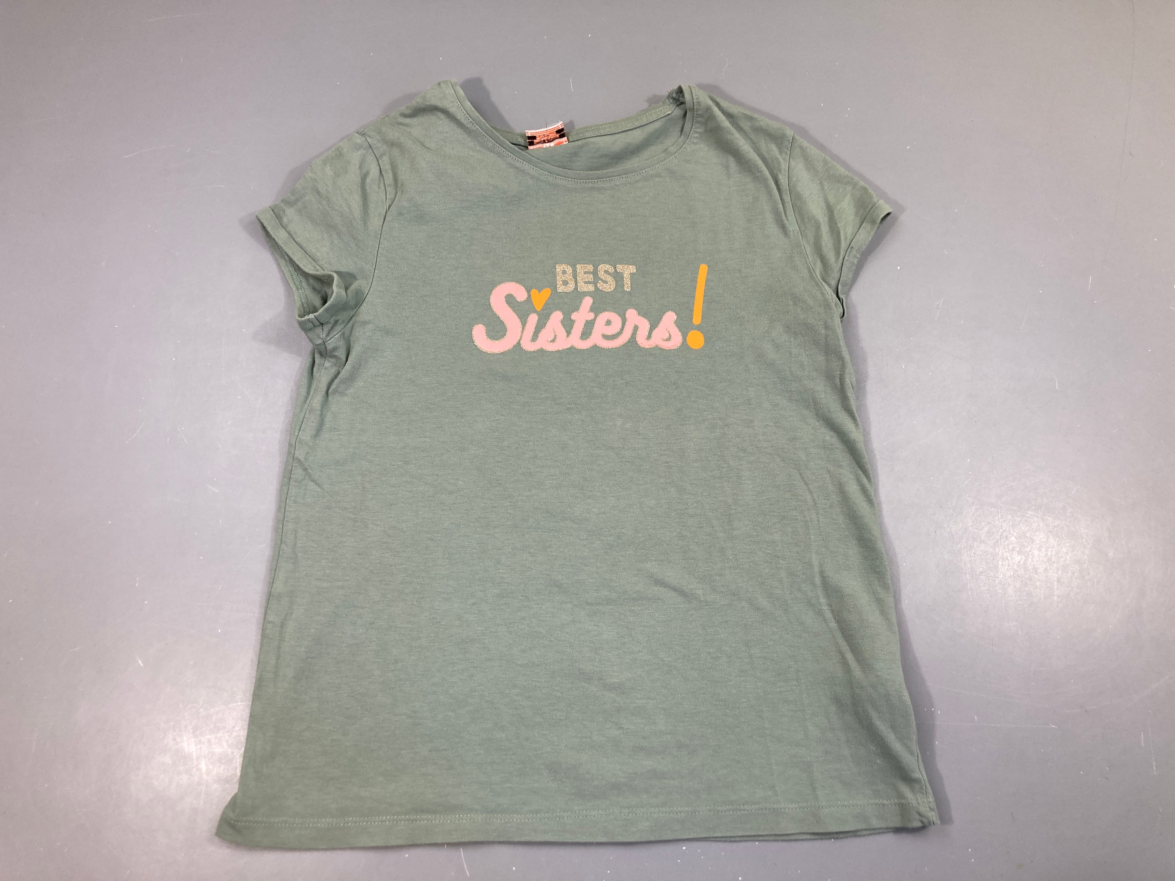 T-shirt m.c vert Sisters, un peu bouloché