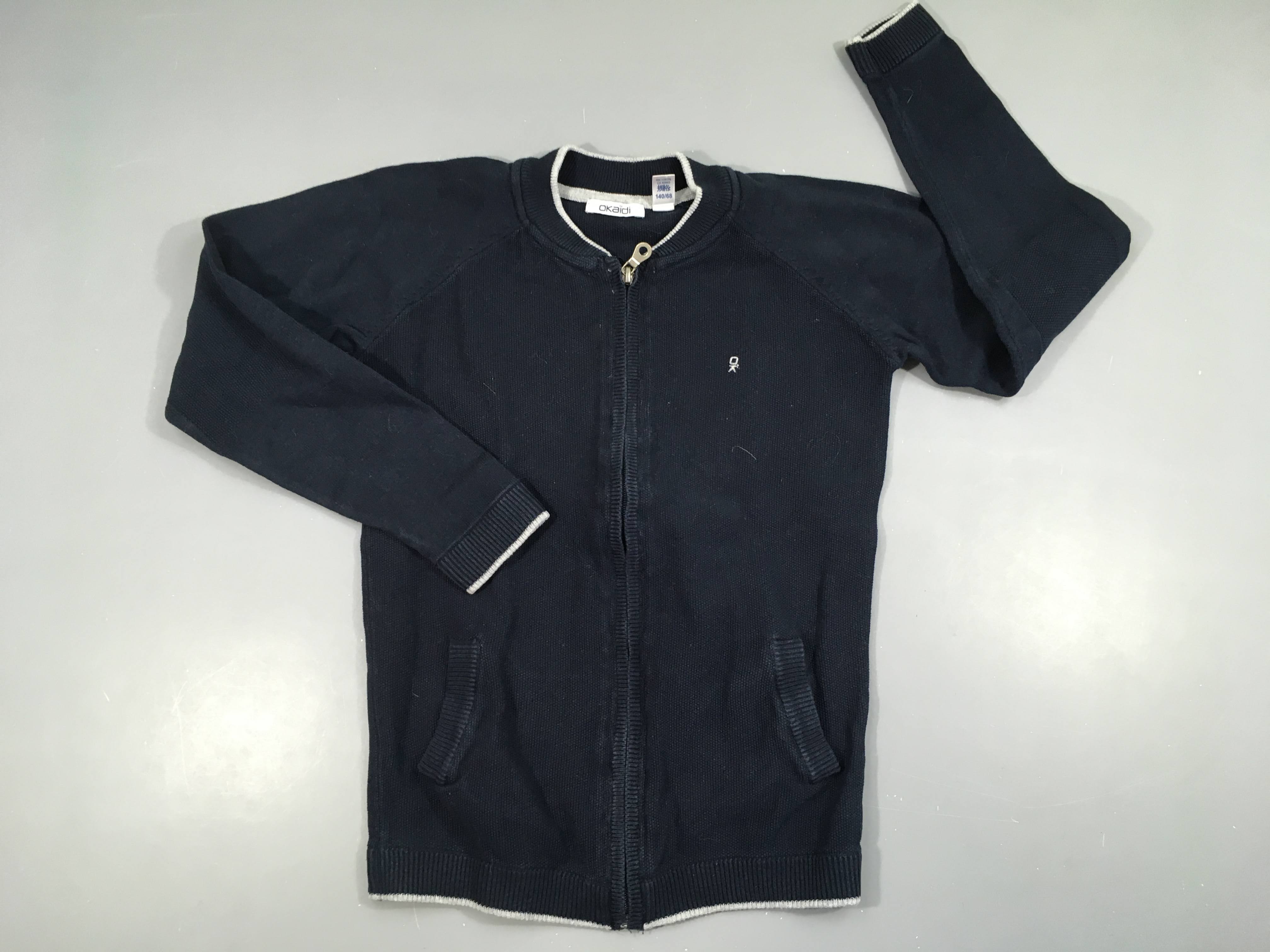 Gilet zippé bleu foncé bord blanc Légèrement délavé couturess