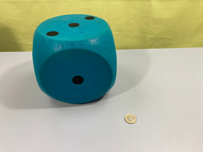 Grand dé en mousse bleu, moins cher chez Petit Kiwi