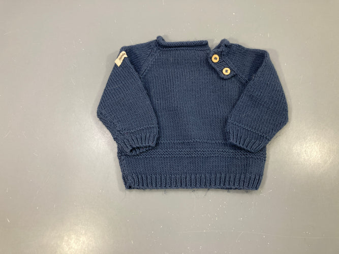 Pull tricot main bleu marine, col boutonné 2 boutons bois à l'épaule, bord côtes, moins cher chez Petit Kiwi