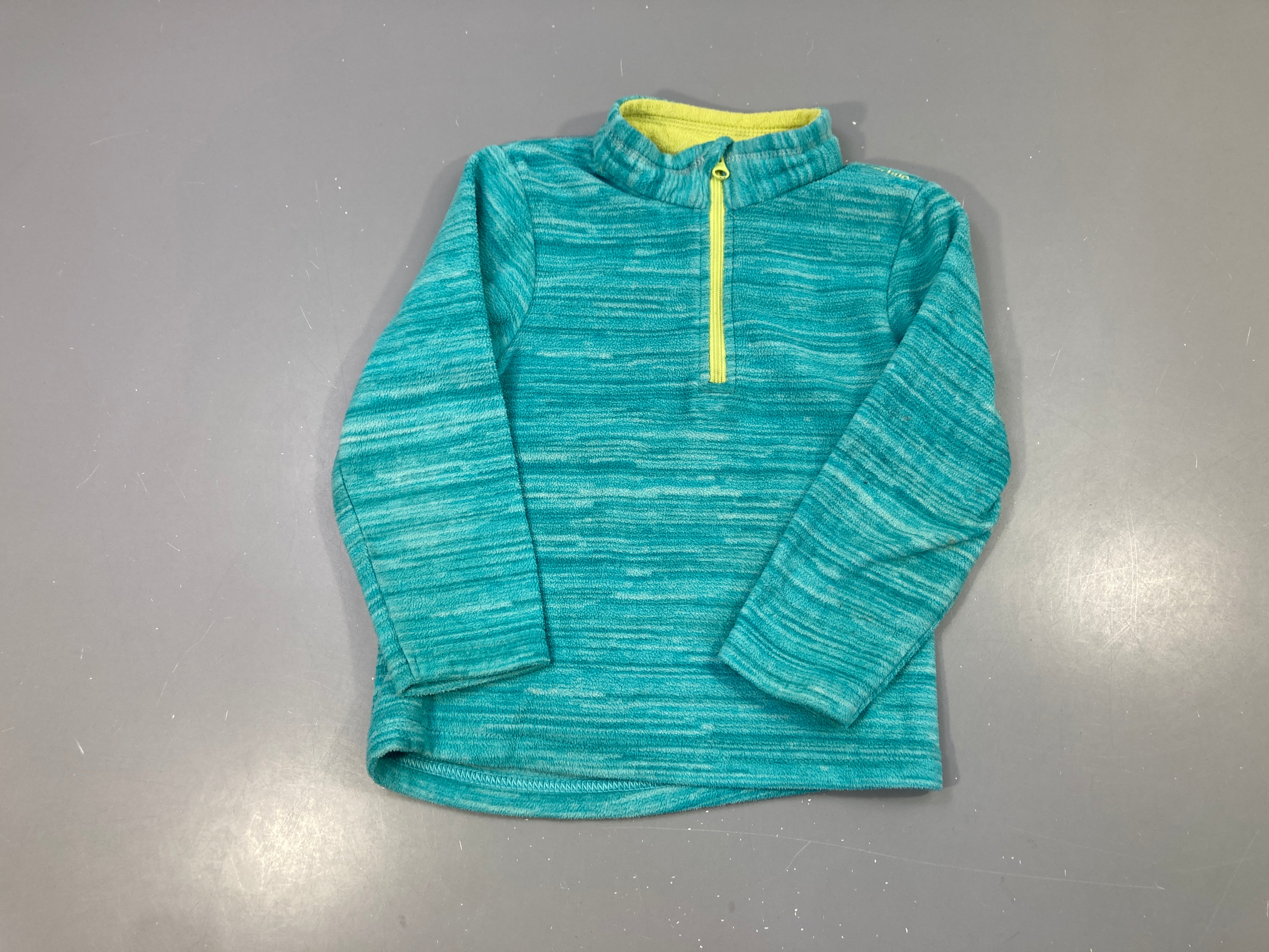 Pull polaire 1/4 zip bleu turquoise chiné, zip jaune citron, doublure jaune au col