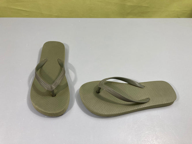 Tongs kaki, moins cher chez Petit Kiwi