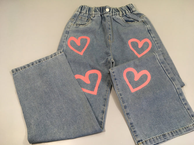 Jean large taille élastique bleu délavé motifs coeurs roses 60% coton, moins cher chez Petit Kiwi