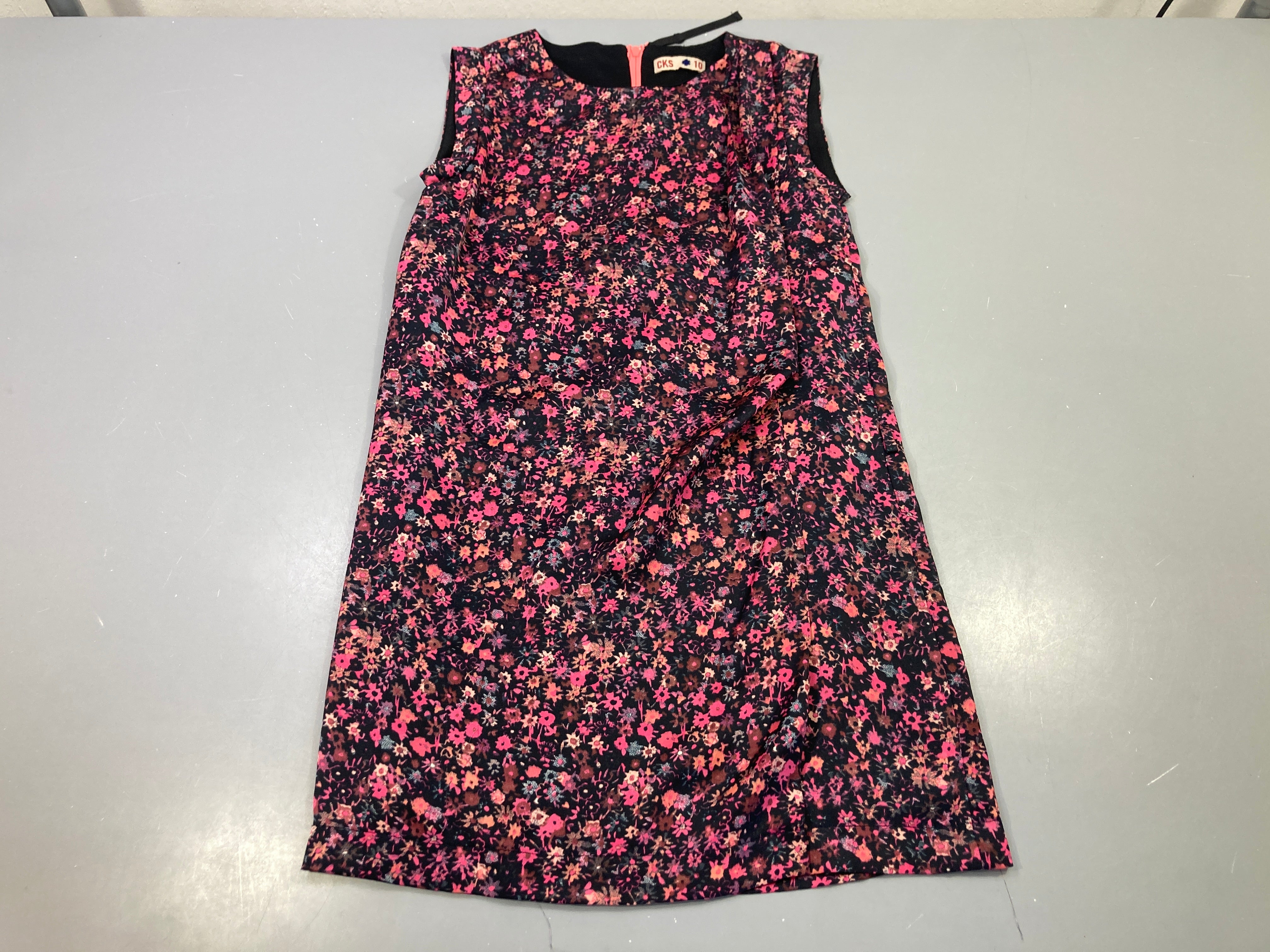 Robe s.m noir, fleurs roses/corail