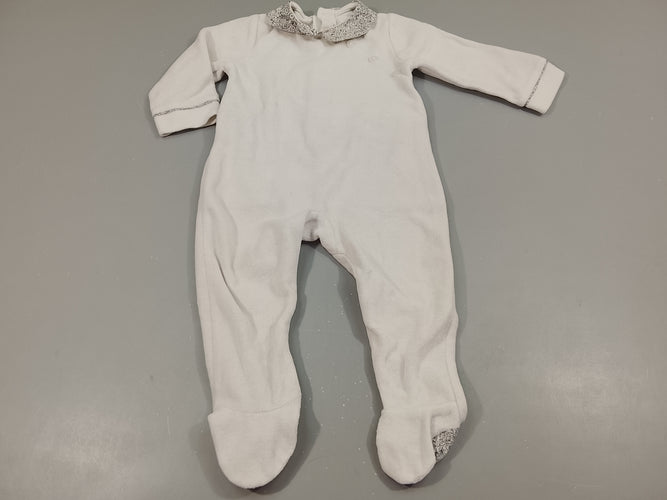 Pyjama velours blanc , col et pieds à fleurs, moins cher chez Petit Kiwi