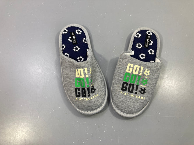 Chaussons gris chiné, semelle imprimée ballons foot, Go Go Go, moins cher chez Petit Kiwi