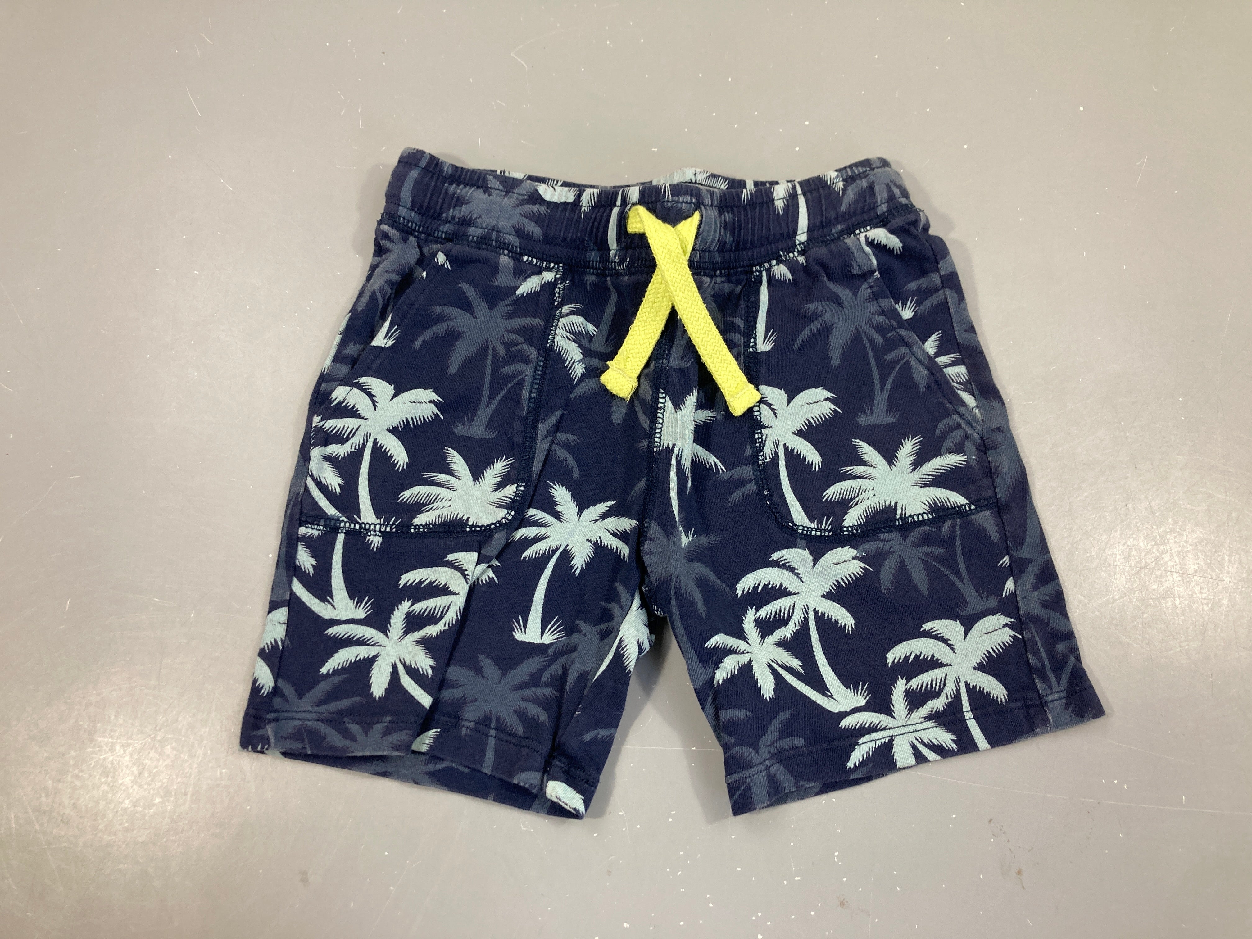 Bermuda ju bleu foncé Palmiers