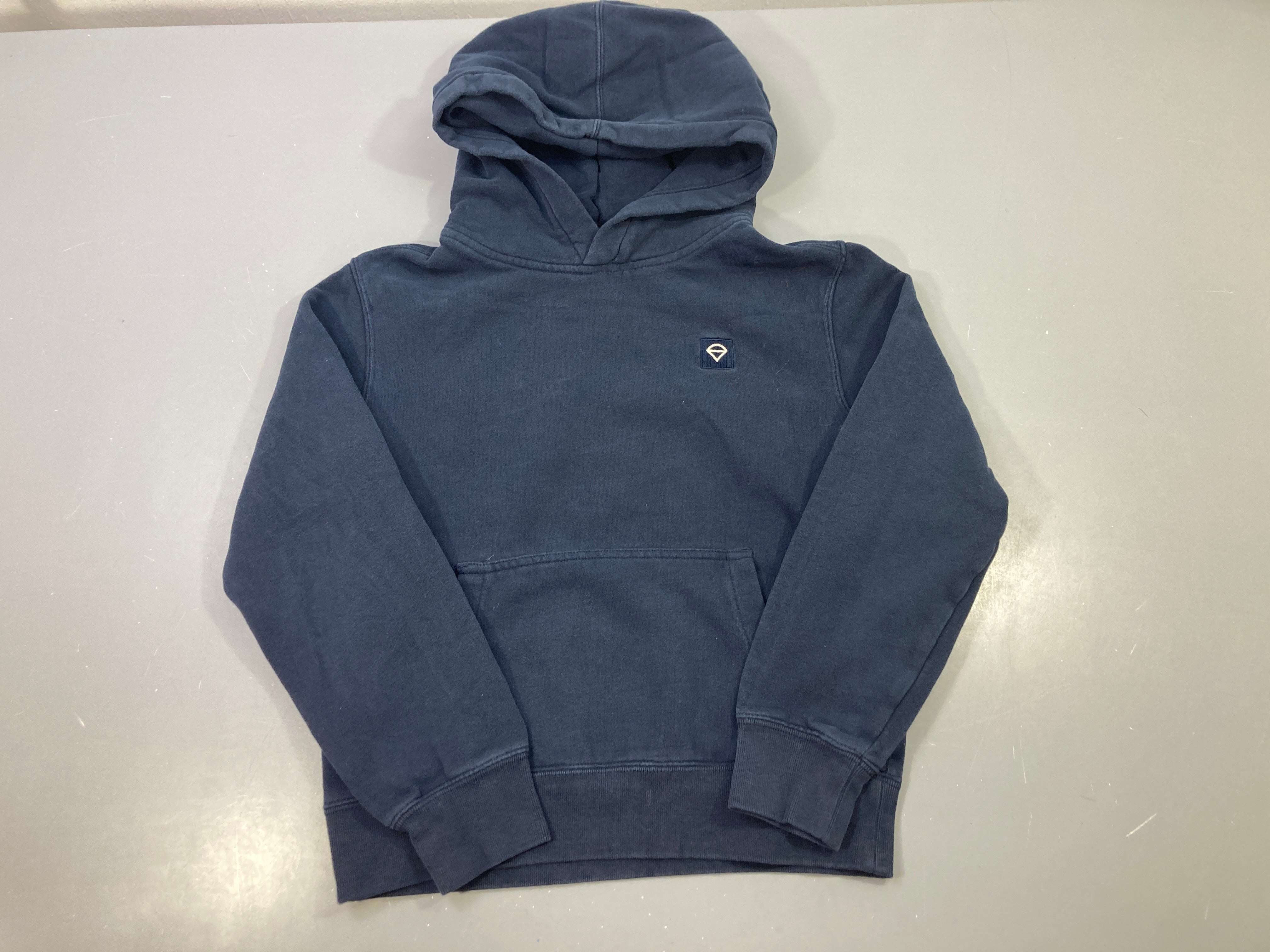 Sweat capuche bleu marine, patch losange