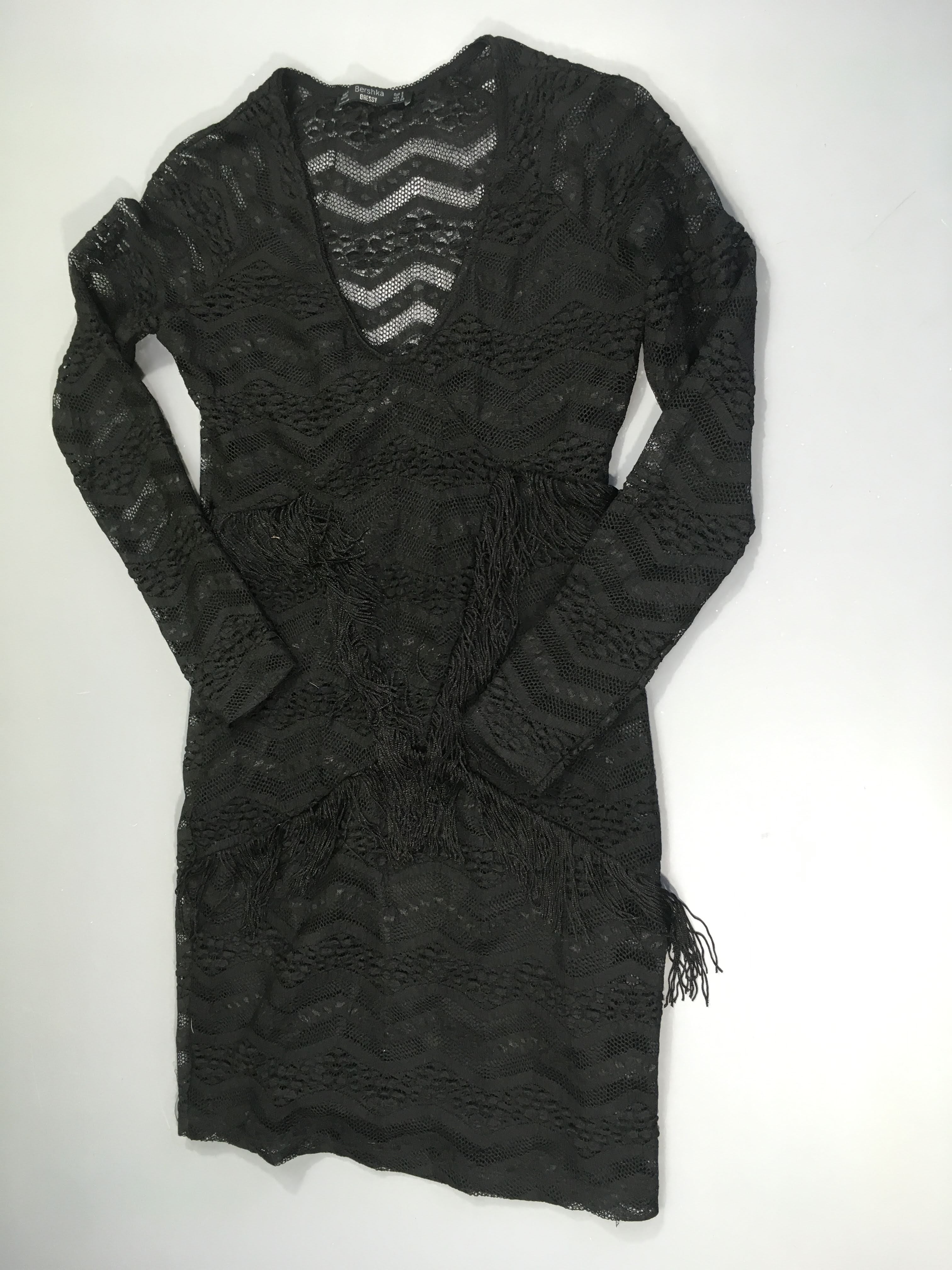 Robe m.l noire dentelle