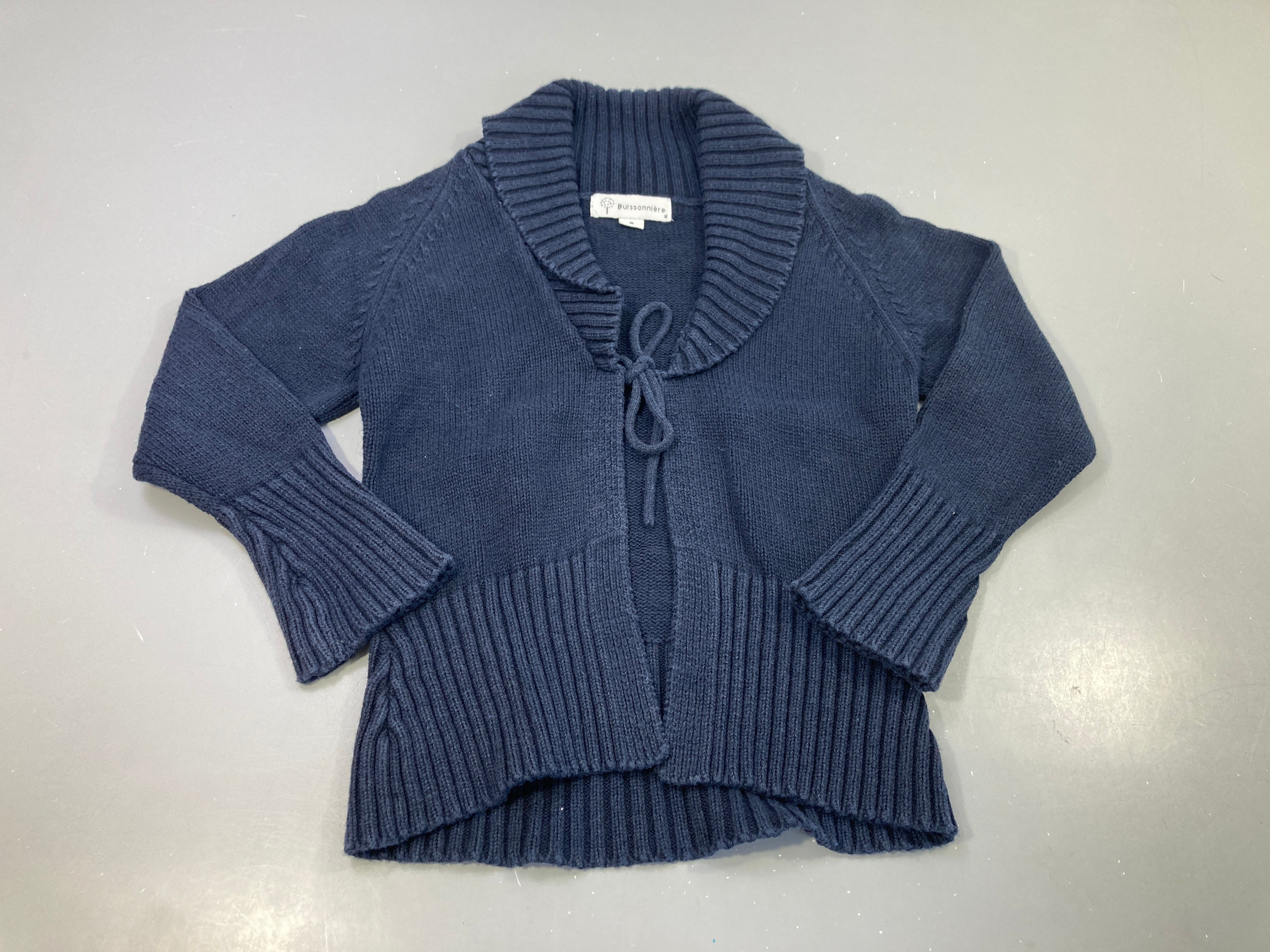 Gilet bleu marine, fermeture  à nouer, col châle