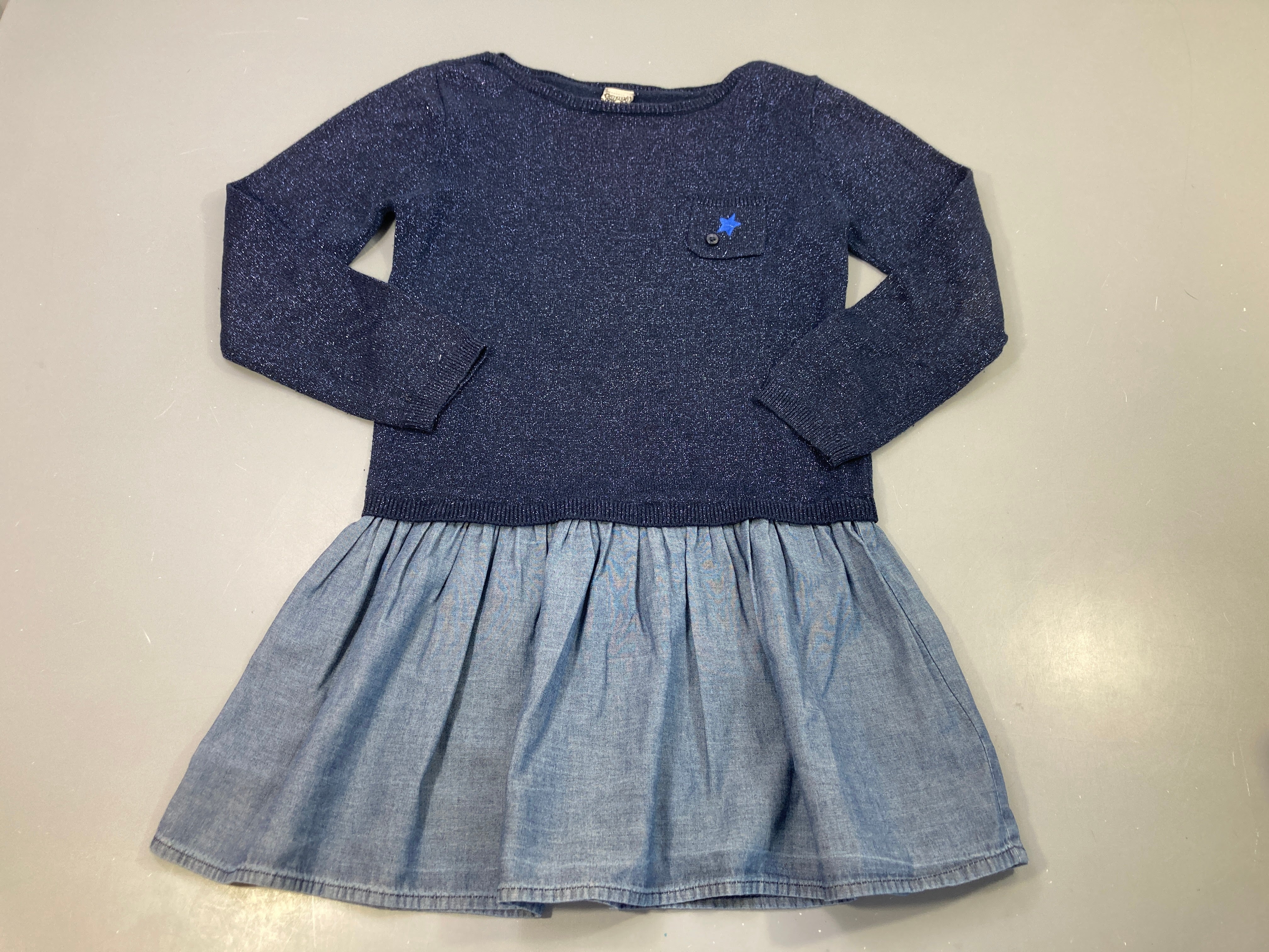 Robe m.l dessus bleu marine pailleté, dessous denim