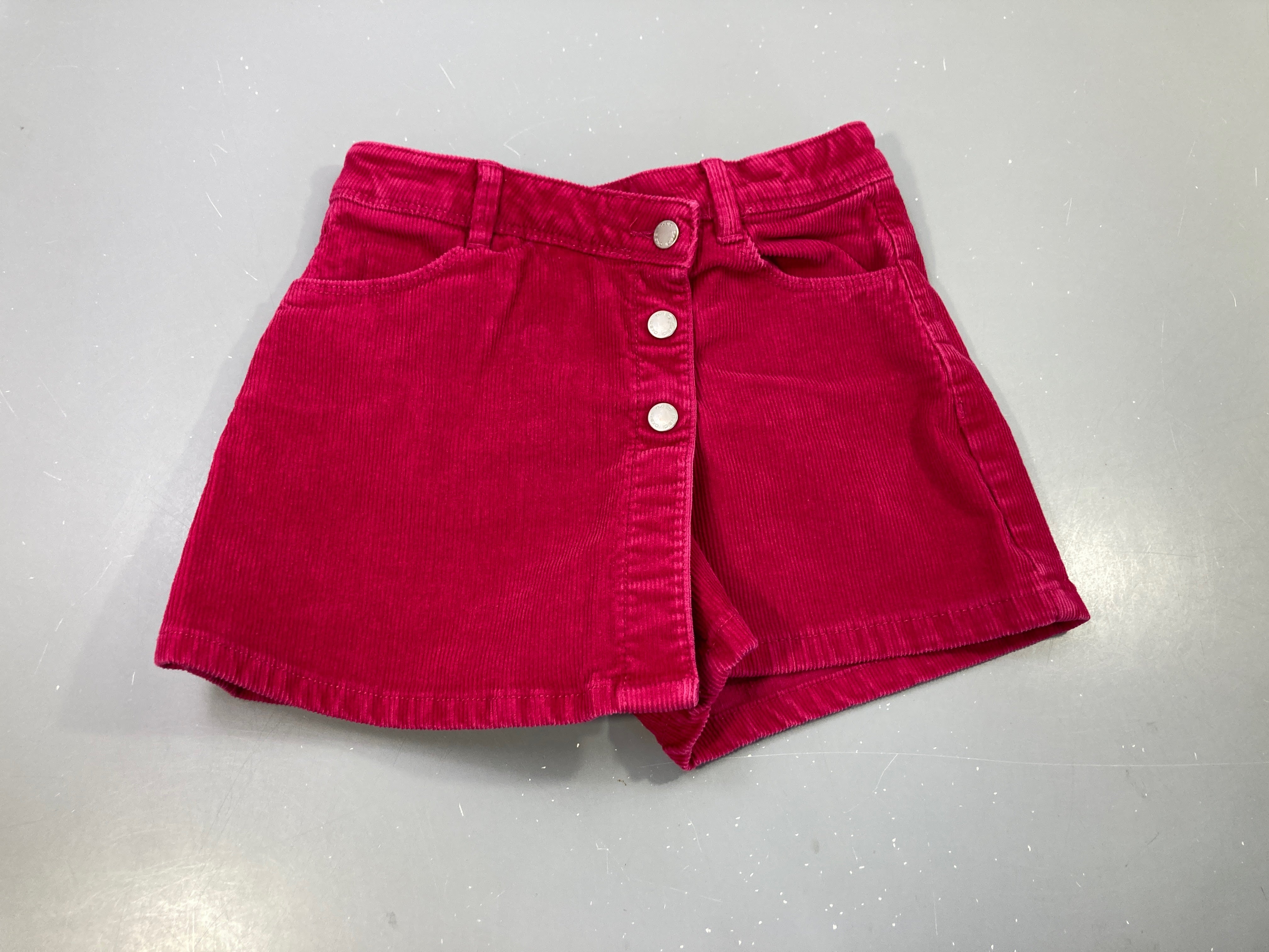 Jupe -short en velours côtelé rose fuchsia
