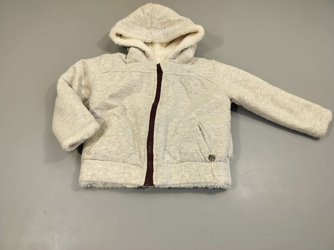 Sweat zippé à capuche gris clair flammé. Intérieur peluche blanc, moins cher chez Petit Kiwi