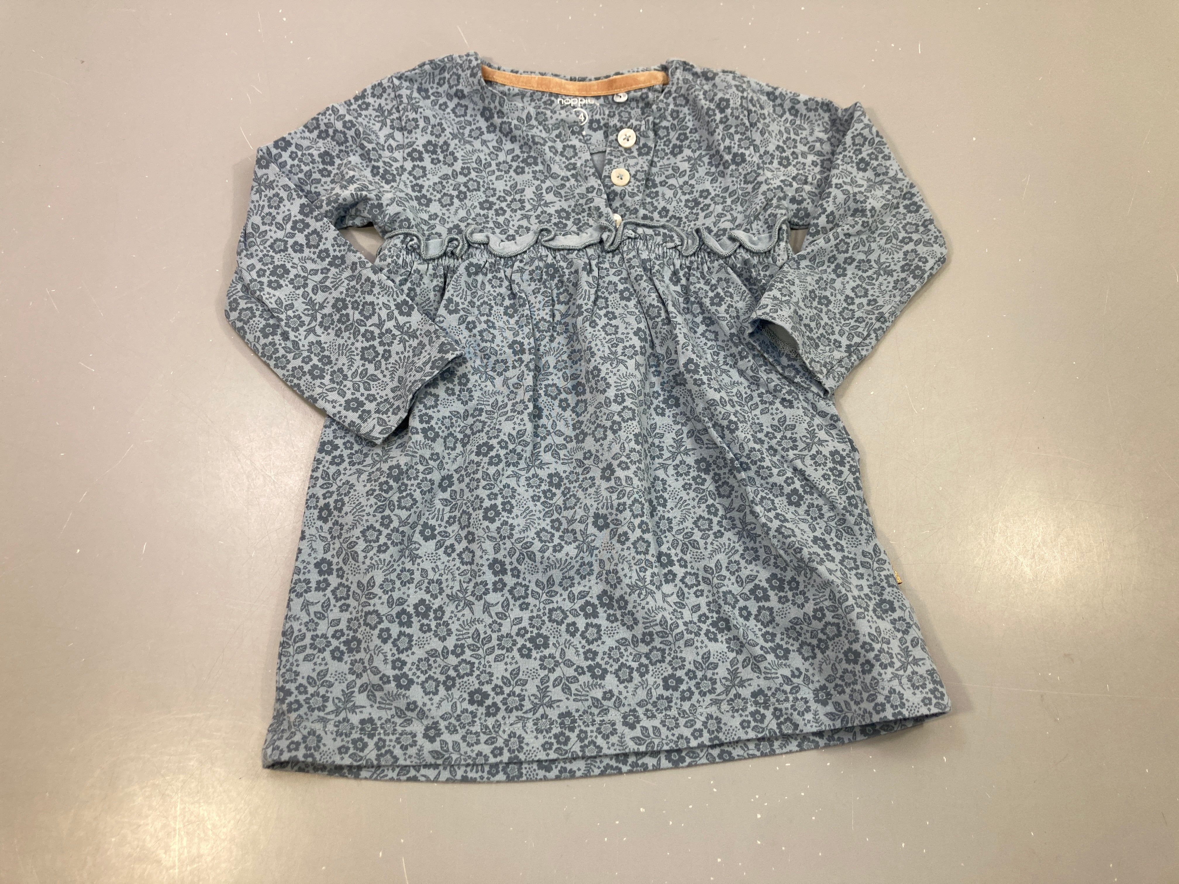 Robe m.l jersey  bleue à fleurs, 3 petits boutons