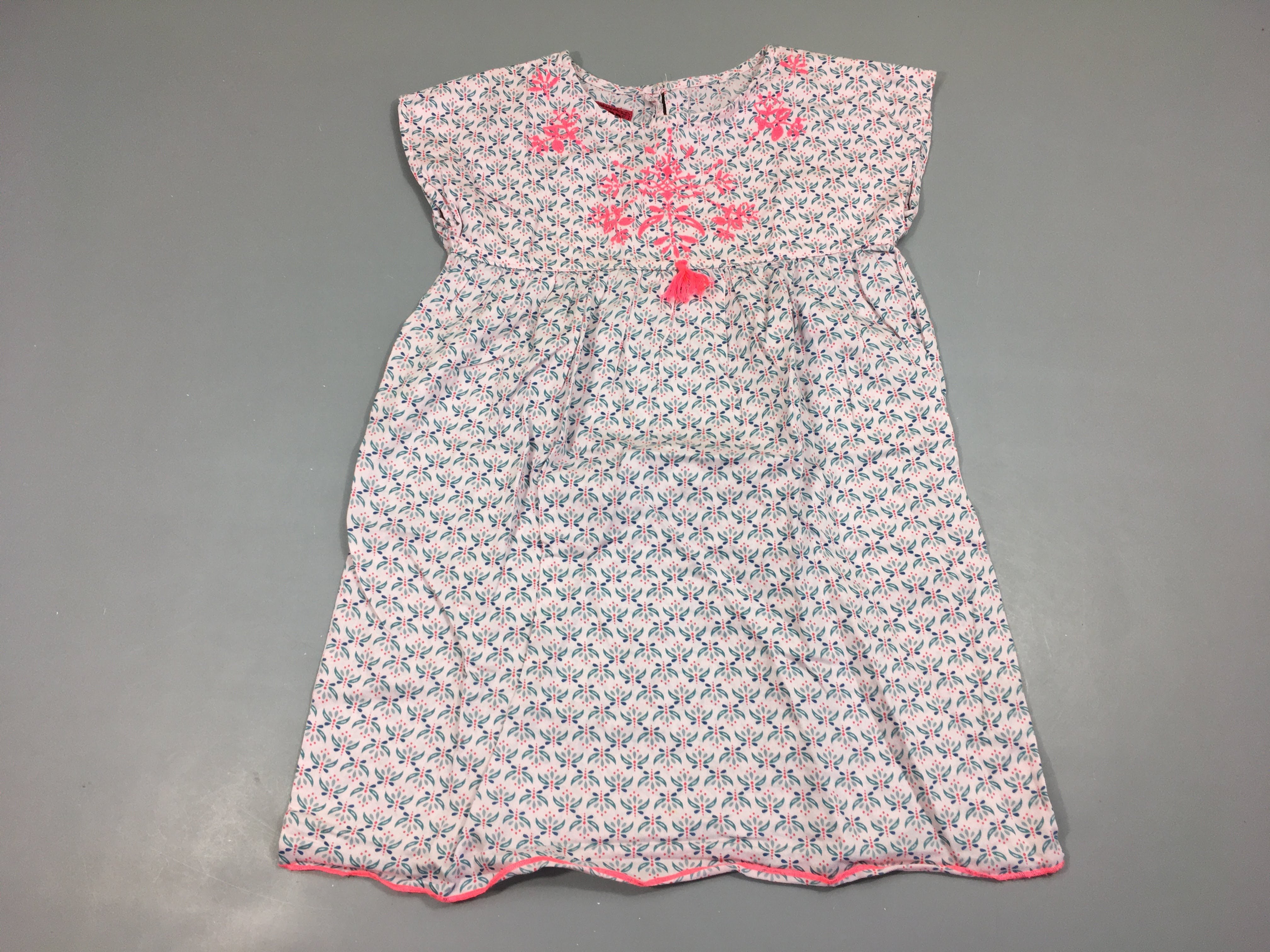 Robe légère m.c coton blanc fleurs motifs brodés