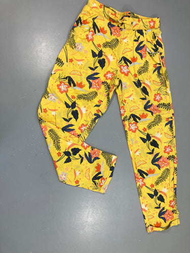 Pantalon fluide jaune fleuri, moins cher chez Petit Kiwi