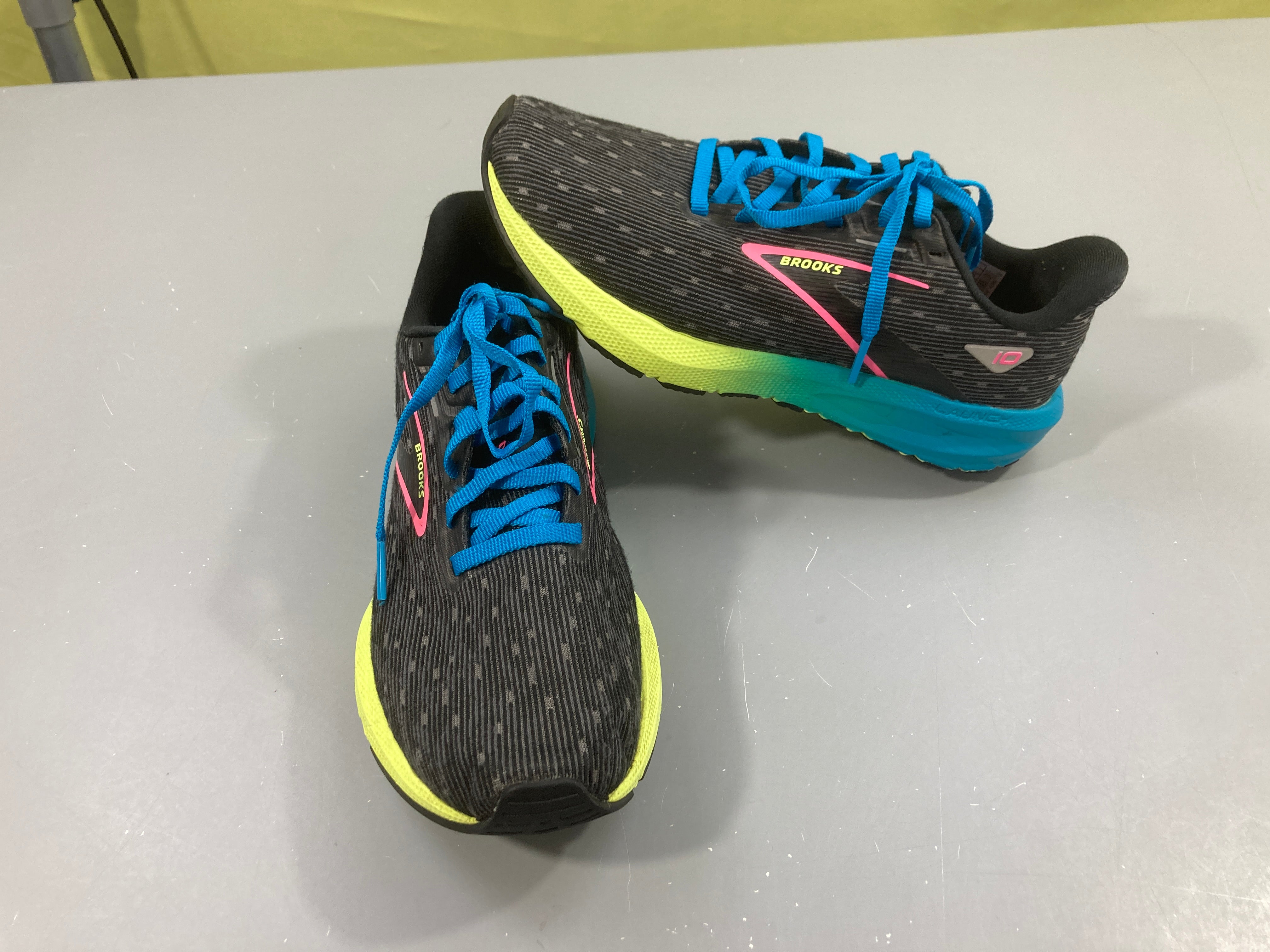 Baskets Brooks Launch 10 Running