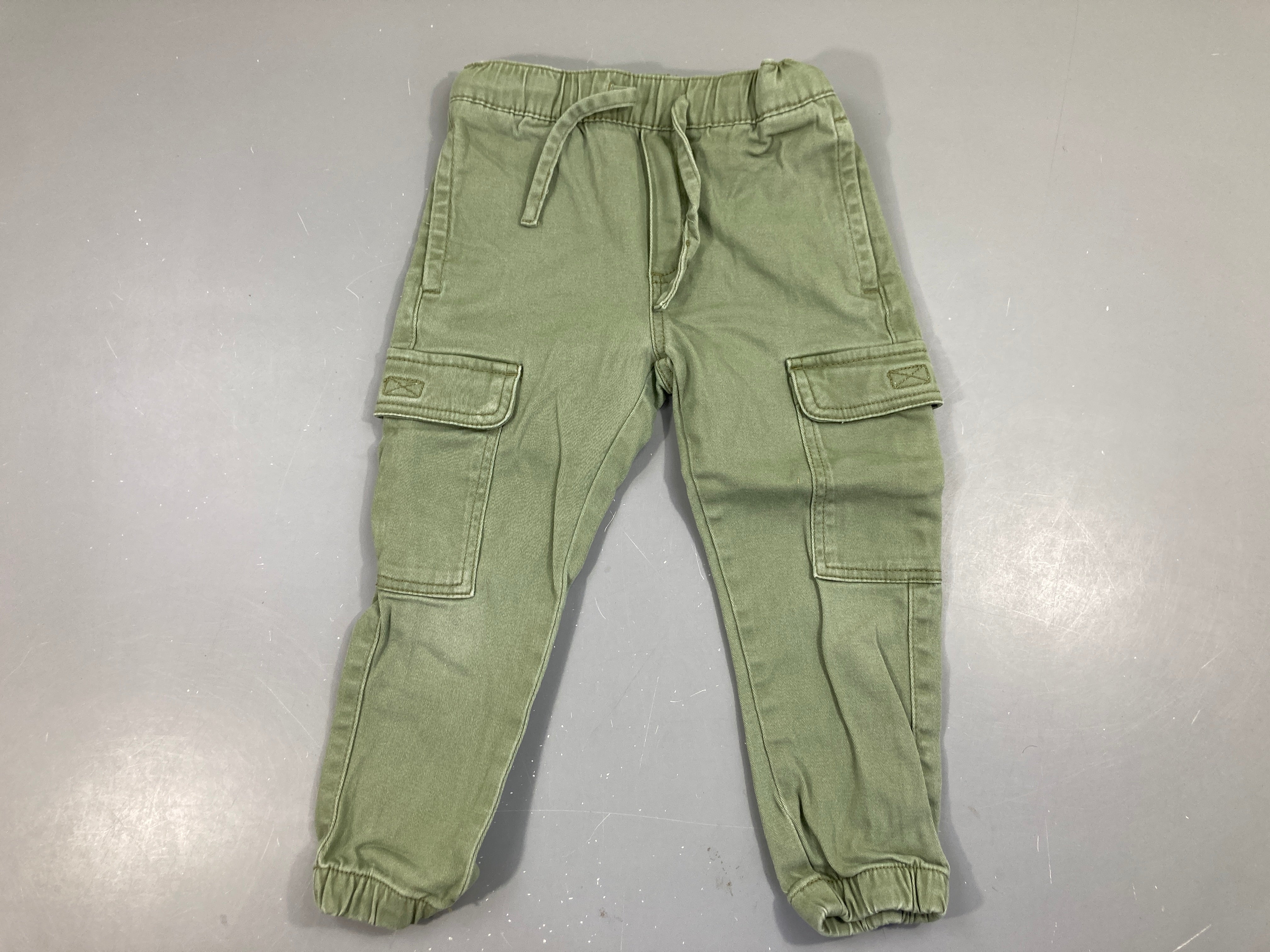 Pantalon cargo kaki clair taille et chevilles élastiques