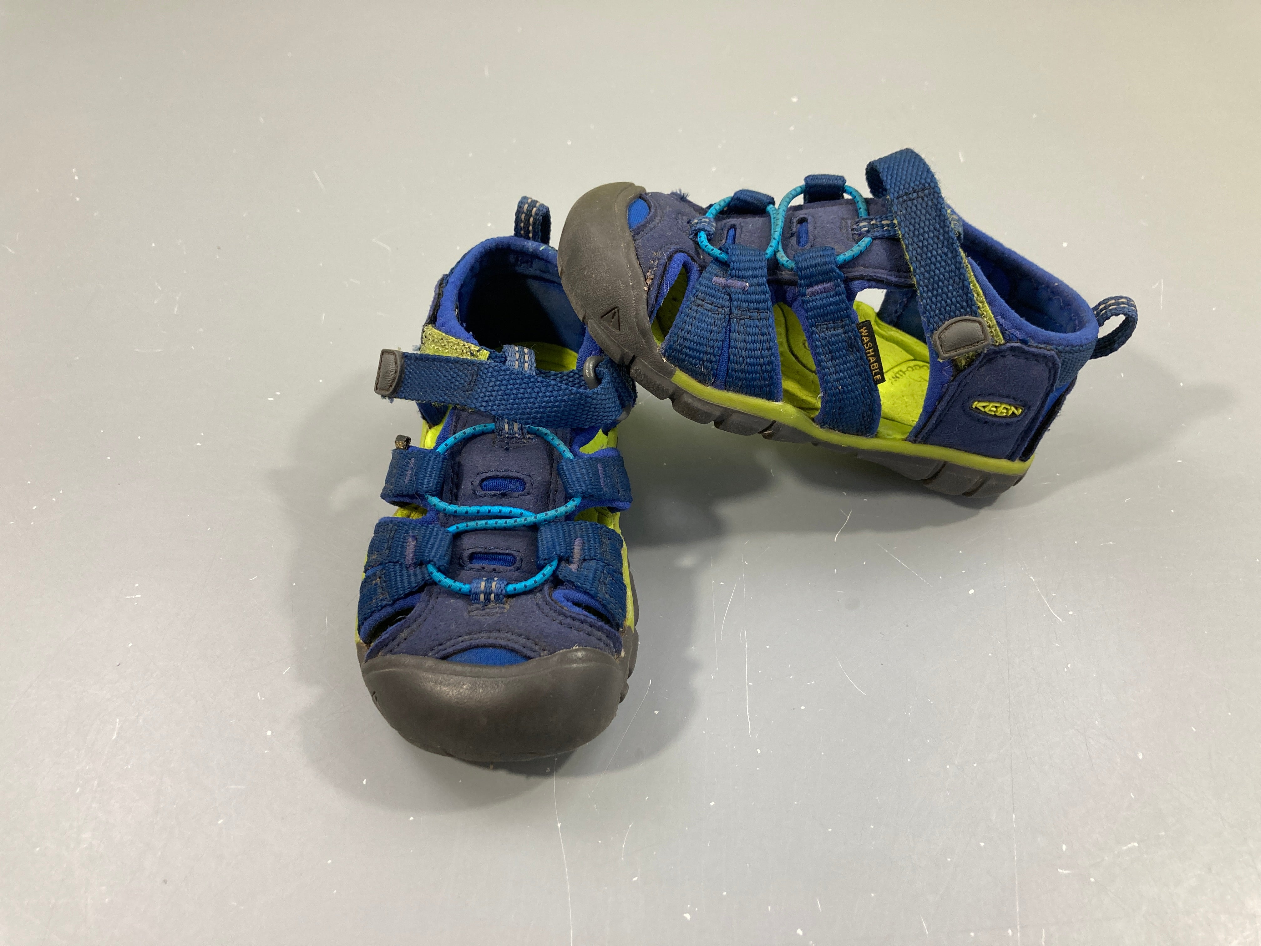 Sandales de marche bleues Taille estimée