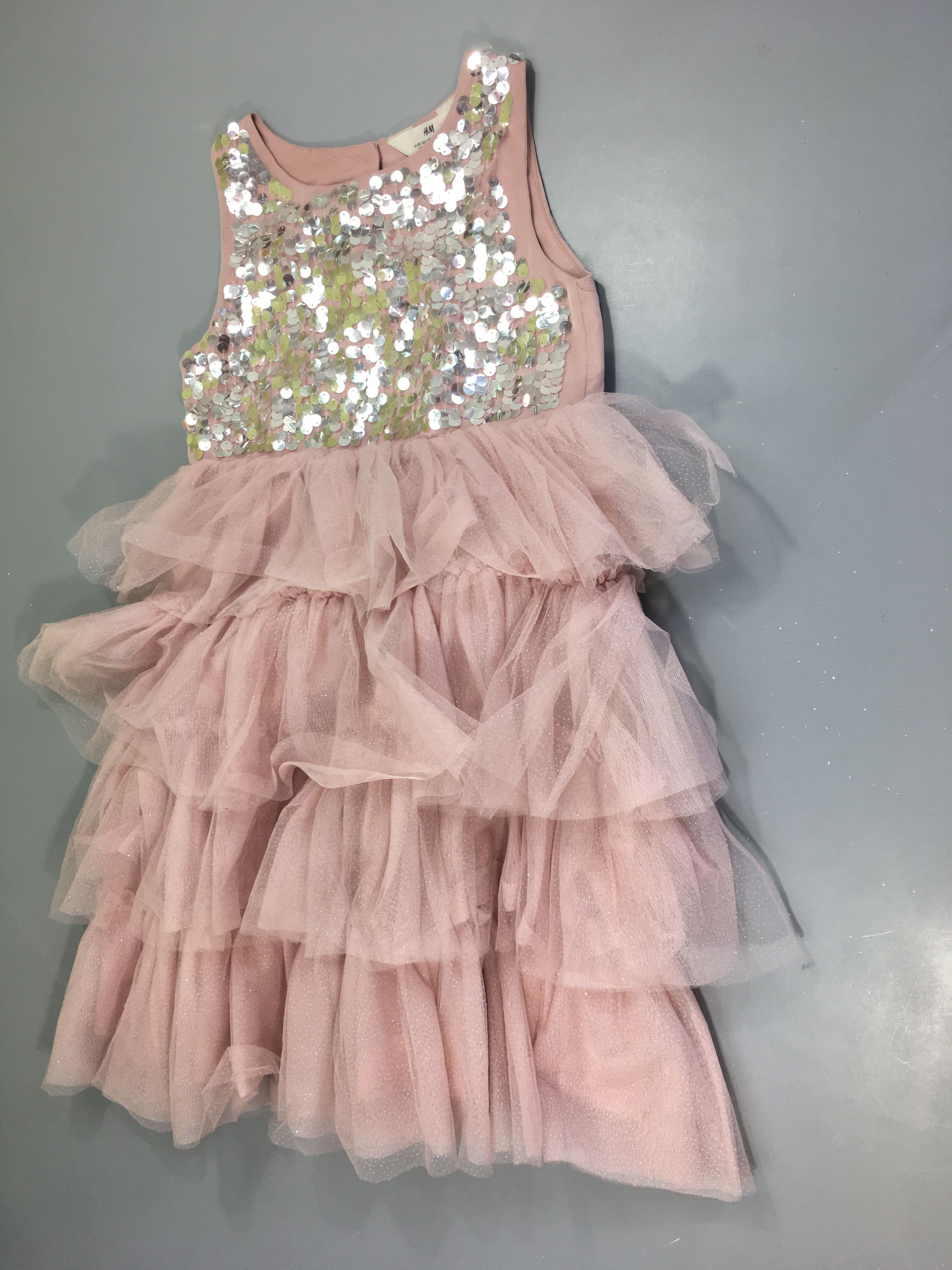 Robe s.m vieux rose sequins buste volants tulle