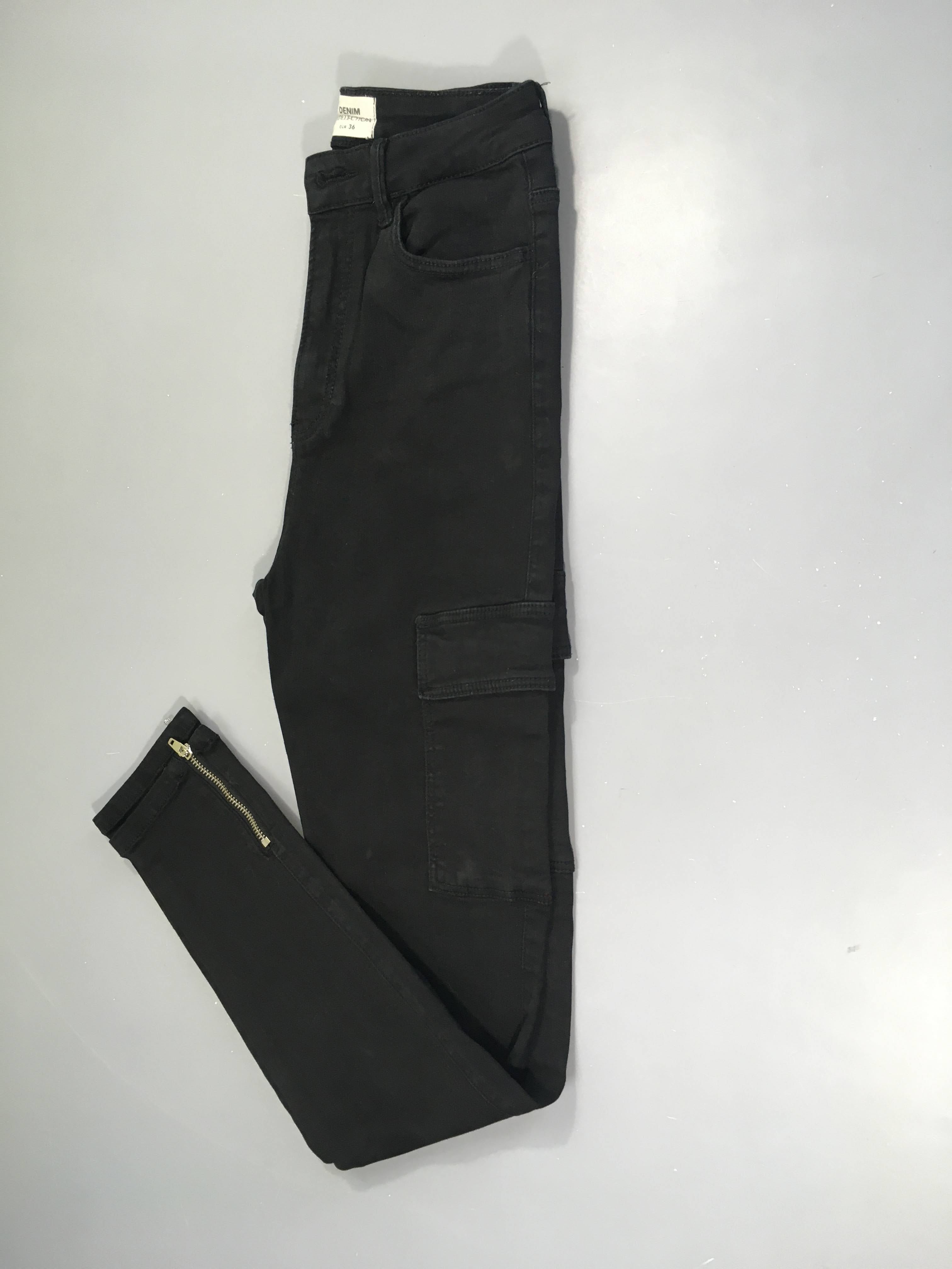 Pantalon noir skinny zippé bas 36
