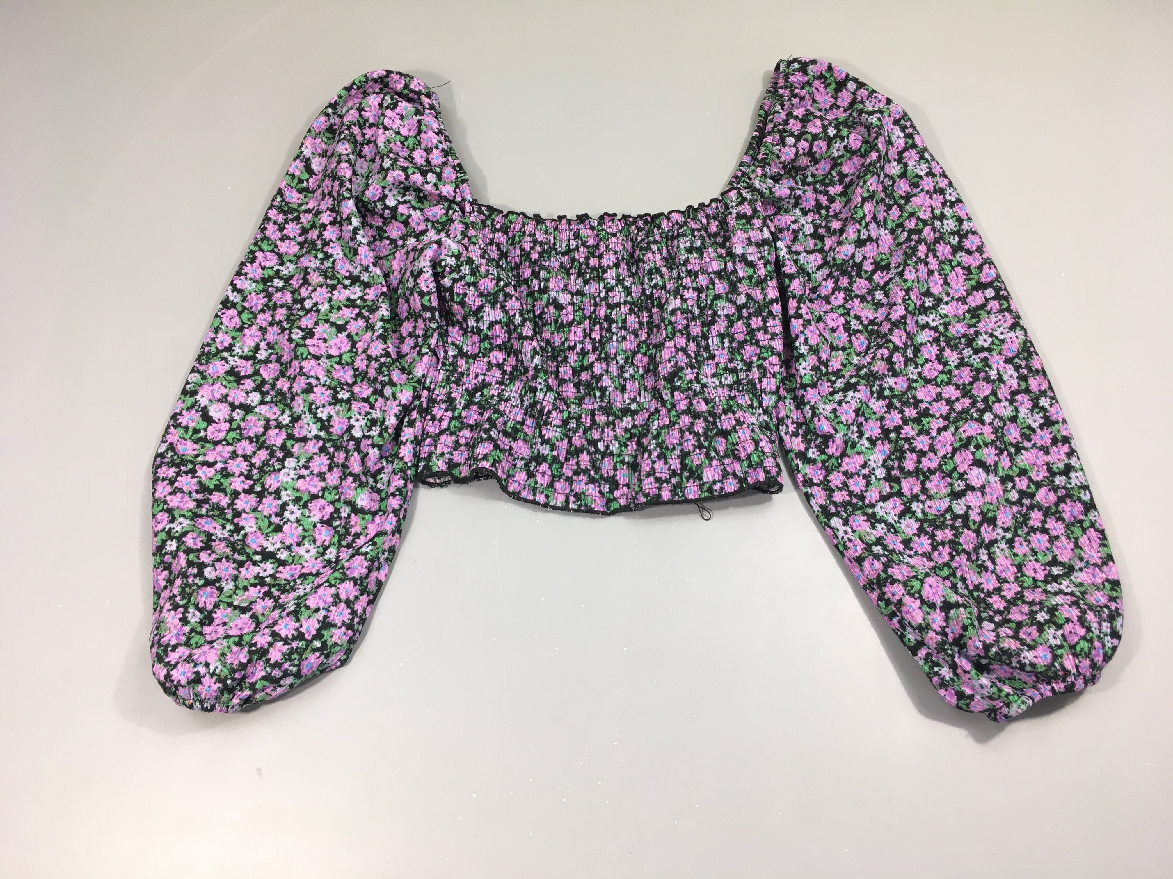 Blouse cropped s.moks noir mauve fleuri