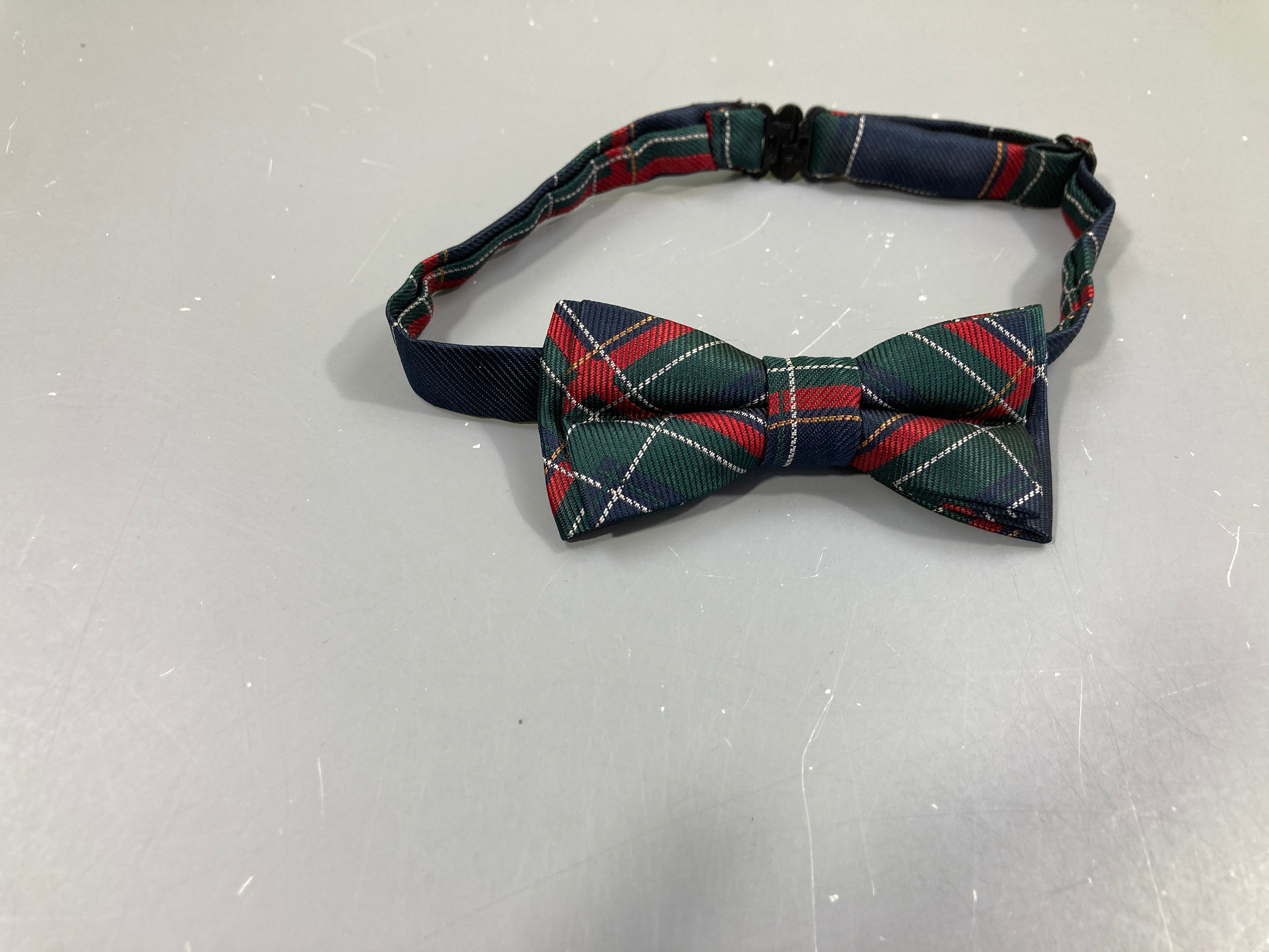 Noeud papillon à carreaux vert-rouge