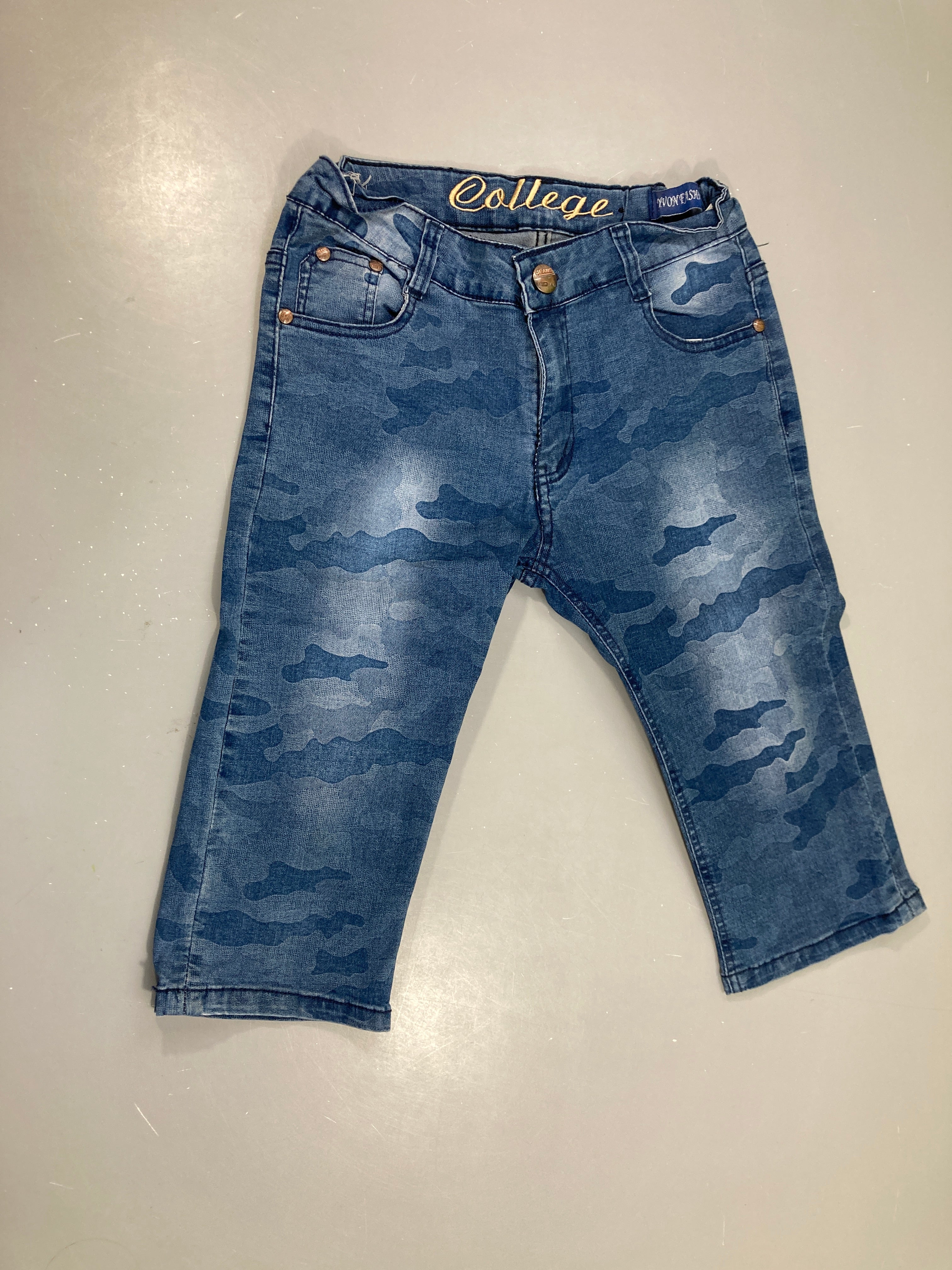 Bermuda jean souple effet camouflage