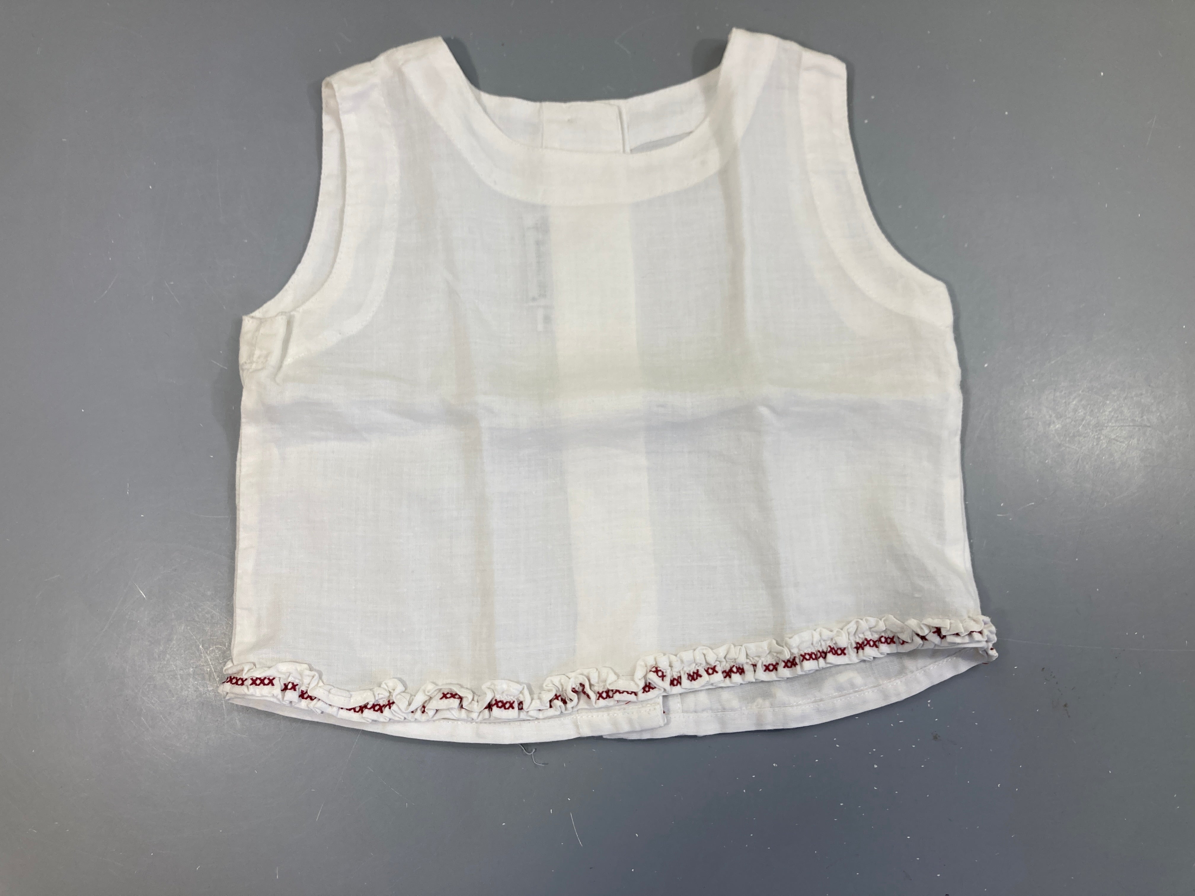 Blouse s.m blanche froufrous dans le bas, 100% lin