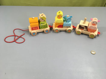 Train à tirer en bois Créaferme - manque 2 blocs