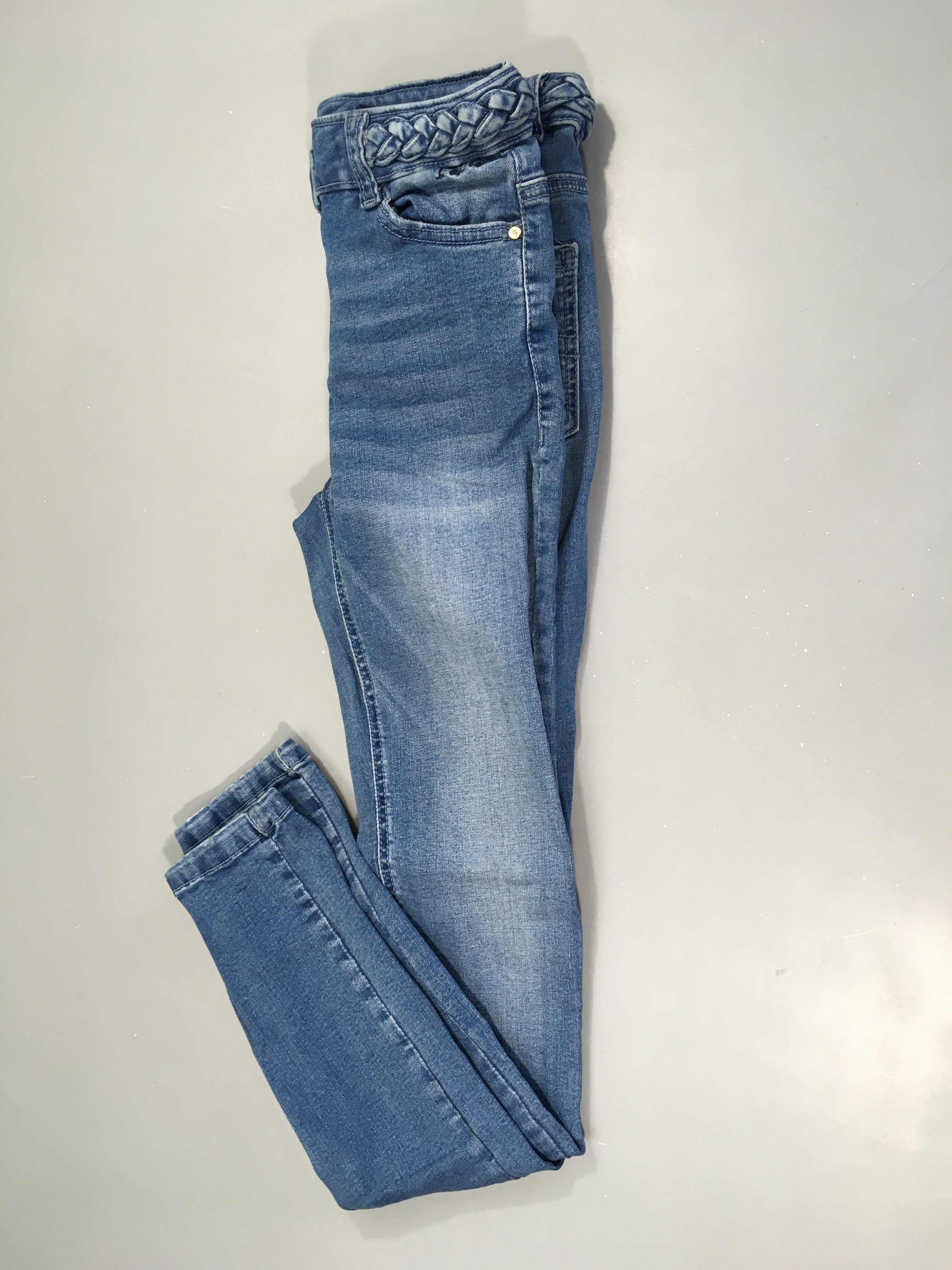 Pantalon denim tresses à la taille