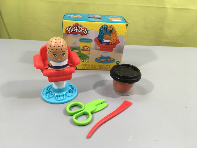 Mini coiffeur play-doh 3+, manque 1 pot de plasticine, moins cher chez Petit Kiwi