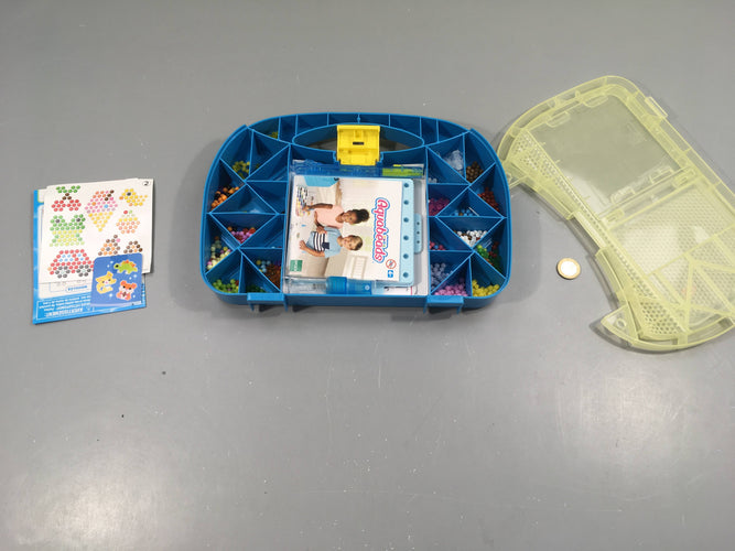 Aquabeads la malette d'initiation, moins cher chez Petit Kiwi