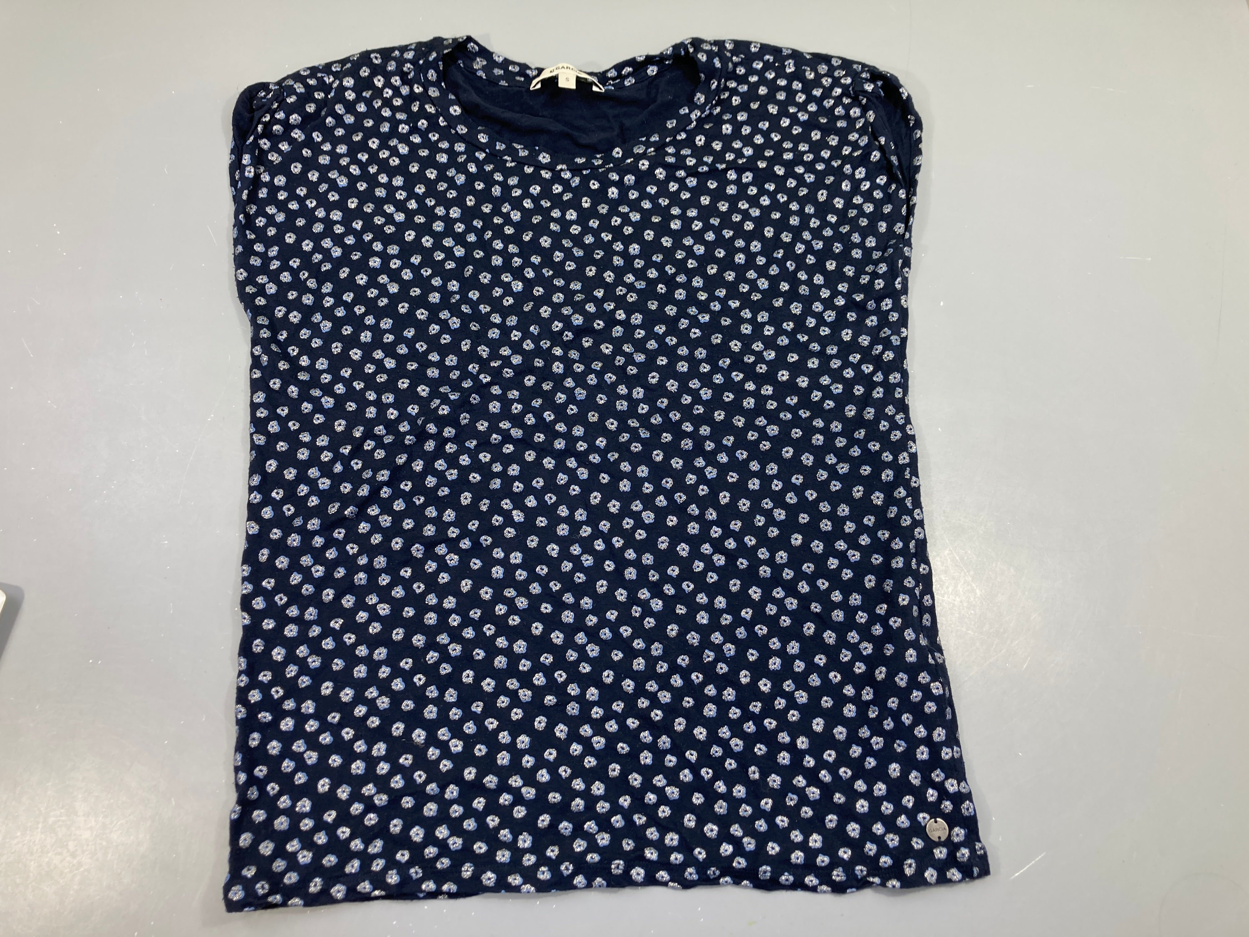 T-shirt m.c bleu foncé fleurs argentées