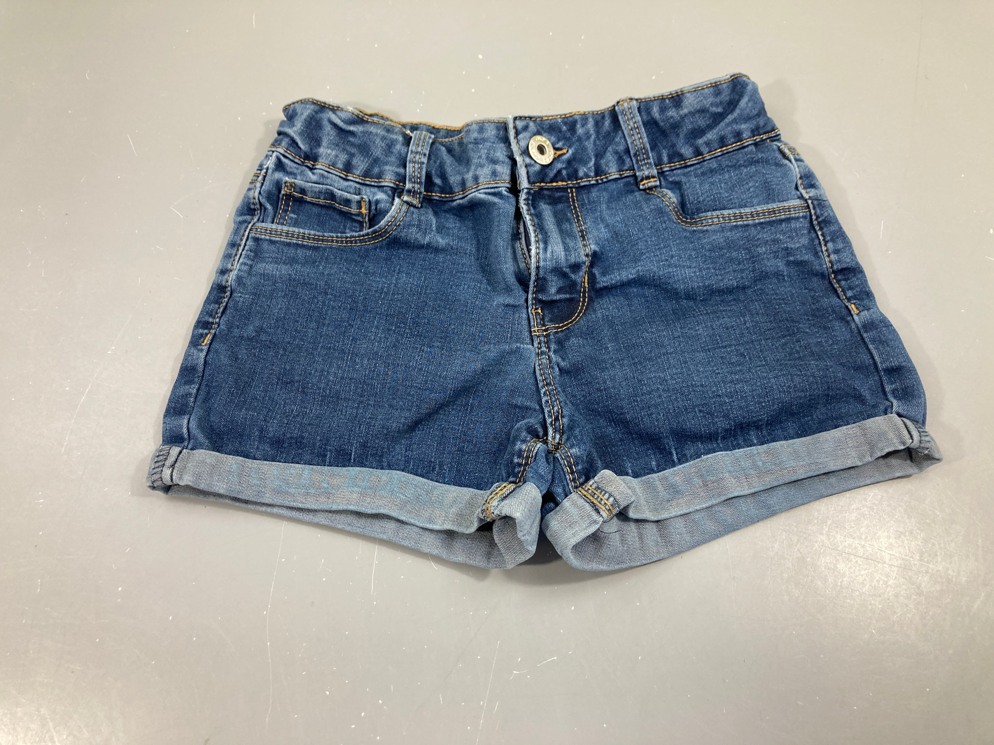 Short jean bleu foncé