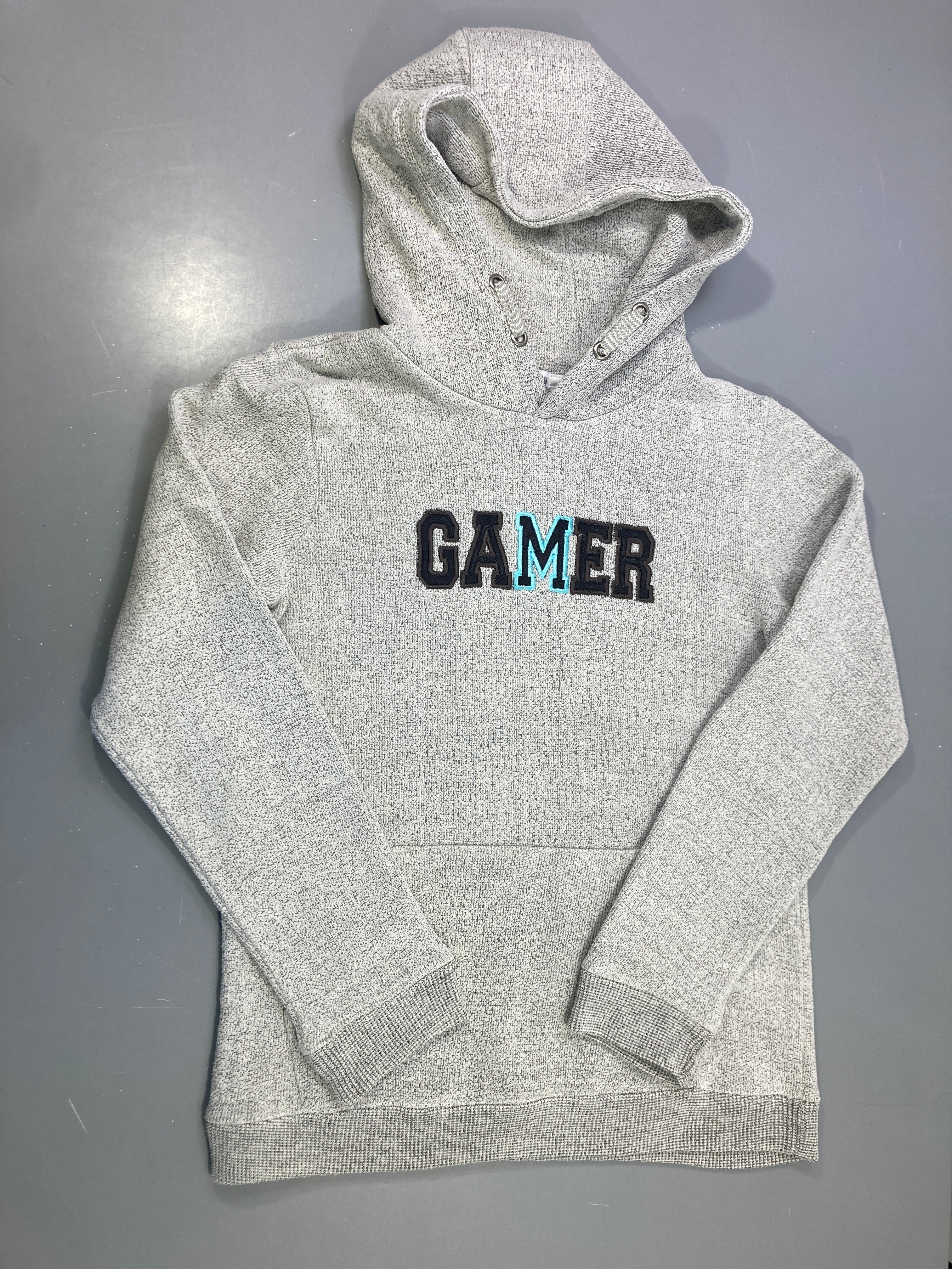 Sweat mailles capuche gris chiné patch Gamer