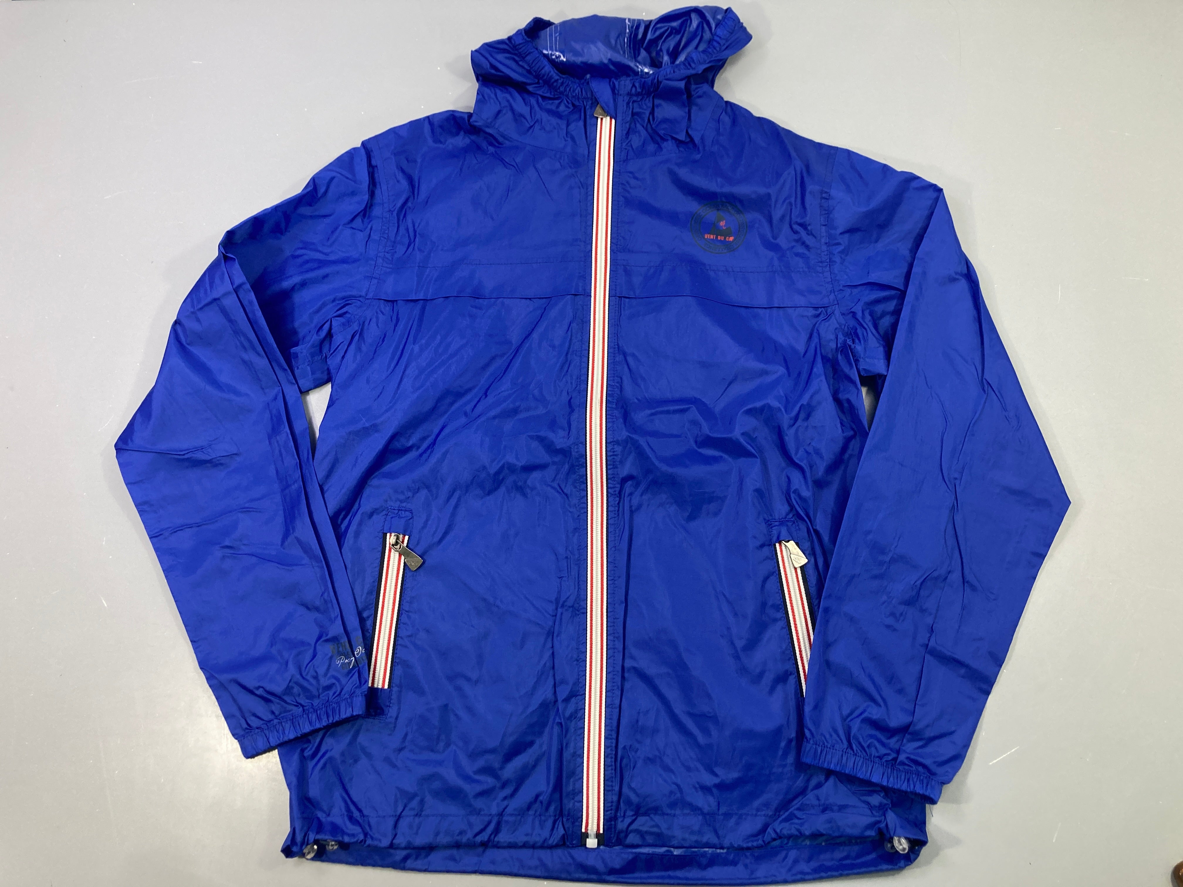 Veste coupe vent imperméable bleu roi capuche, Vent du Cap