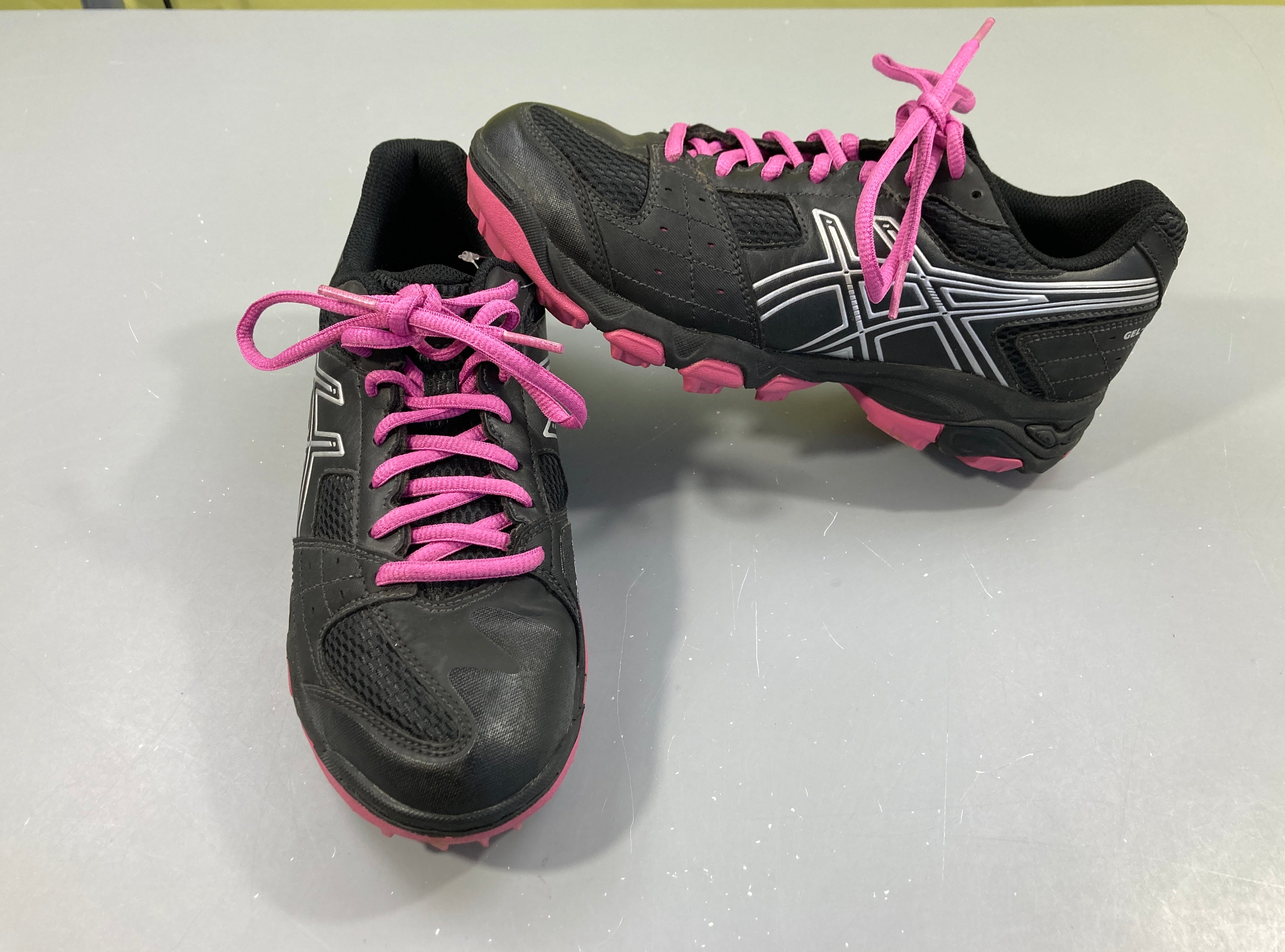 Très bon état-Chaussures de hockey Asics Gel-Blackheath 4 noir-rose