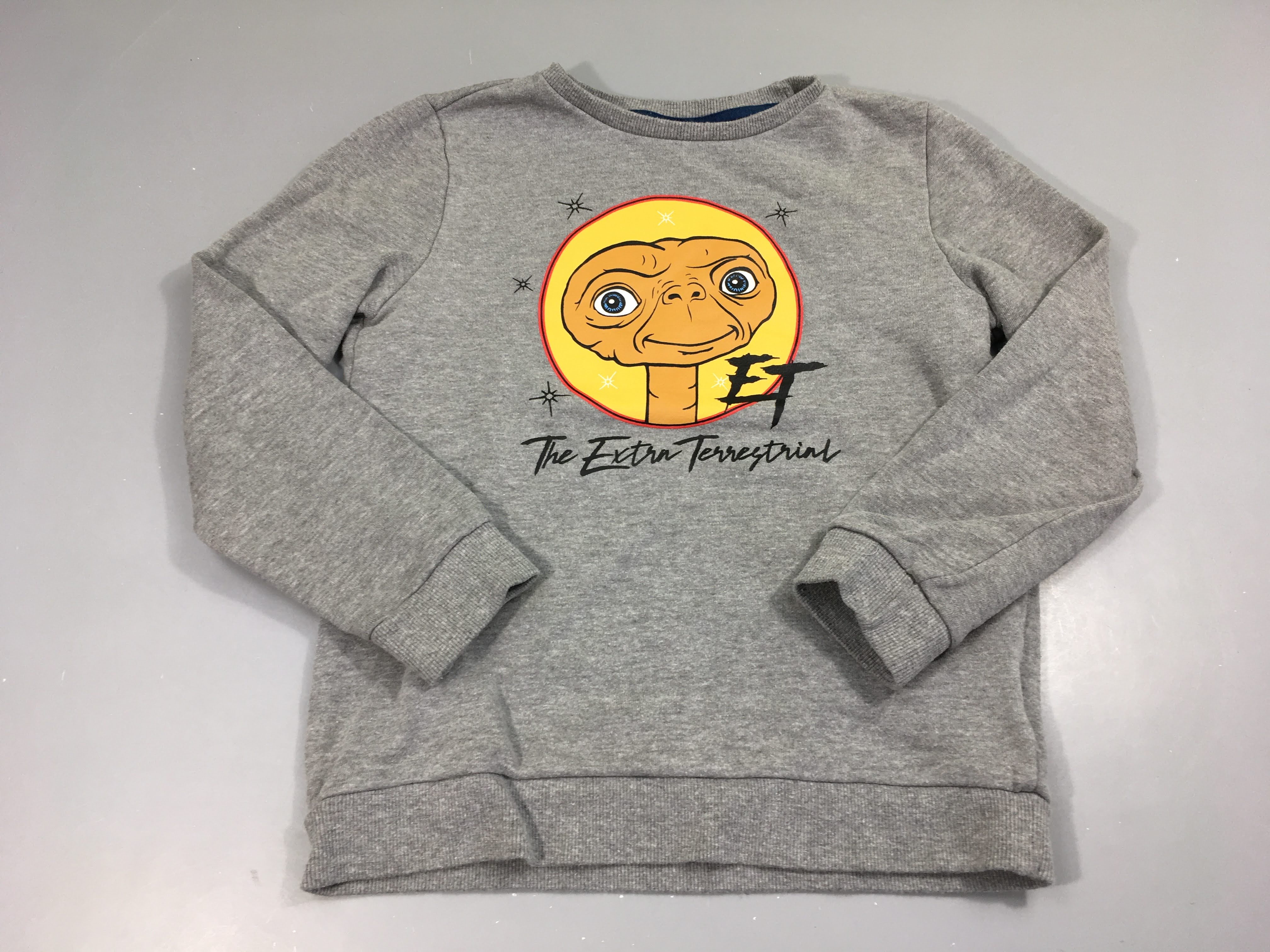 Sweat gris E.T, bouloché