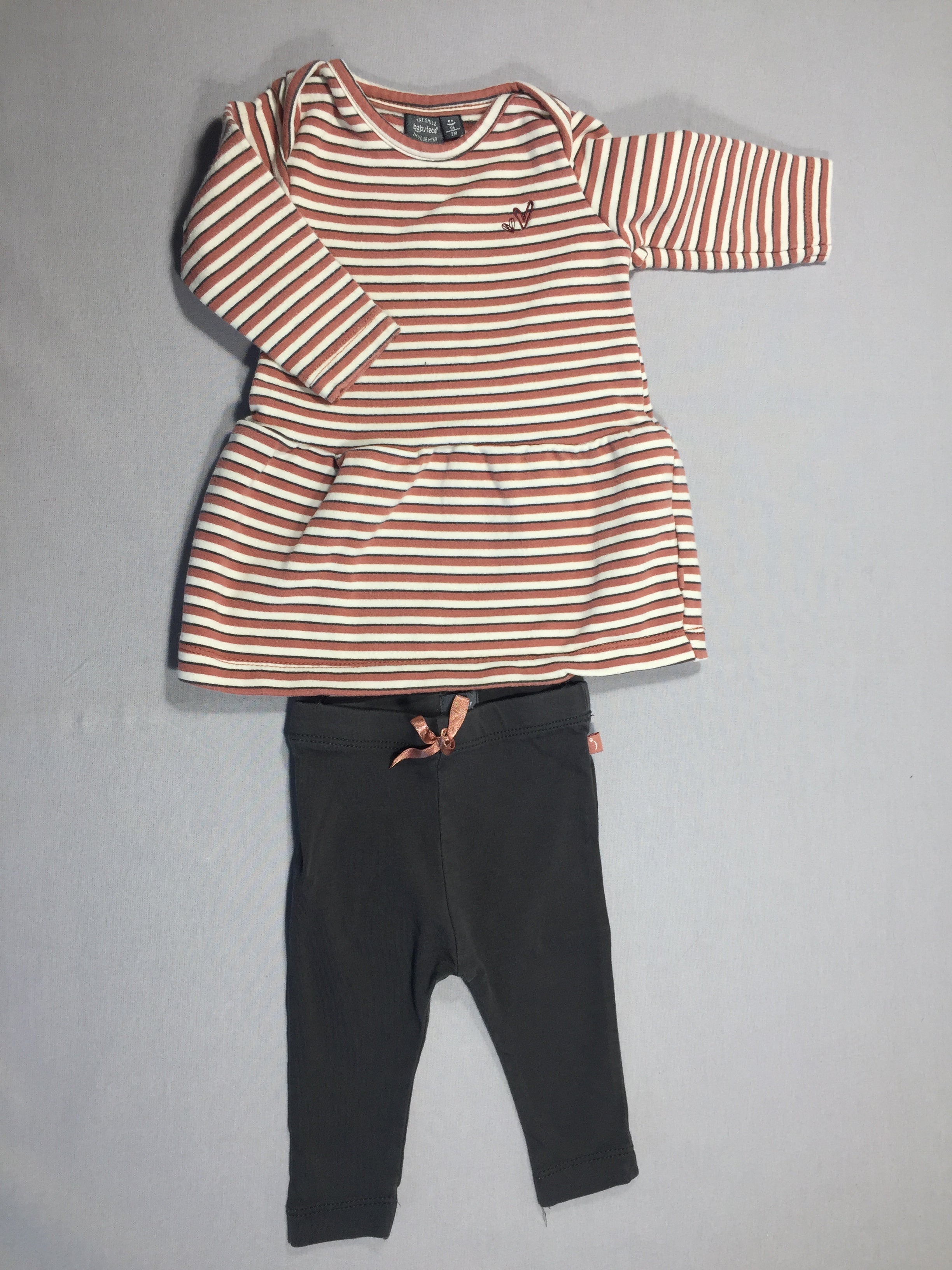 robe lignée brune + legging noir