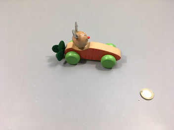 Voiture carotte en bois
