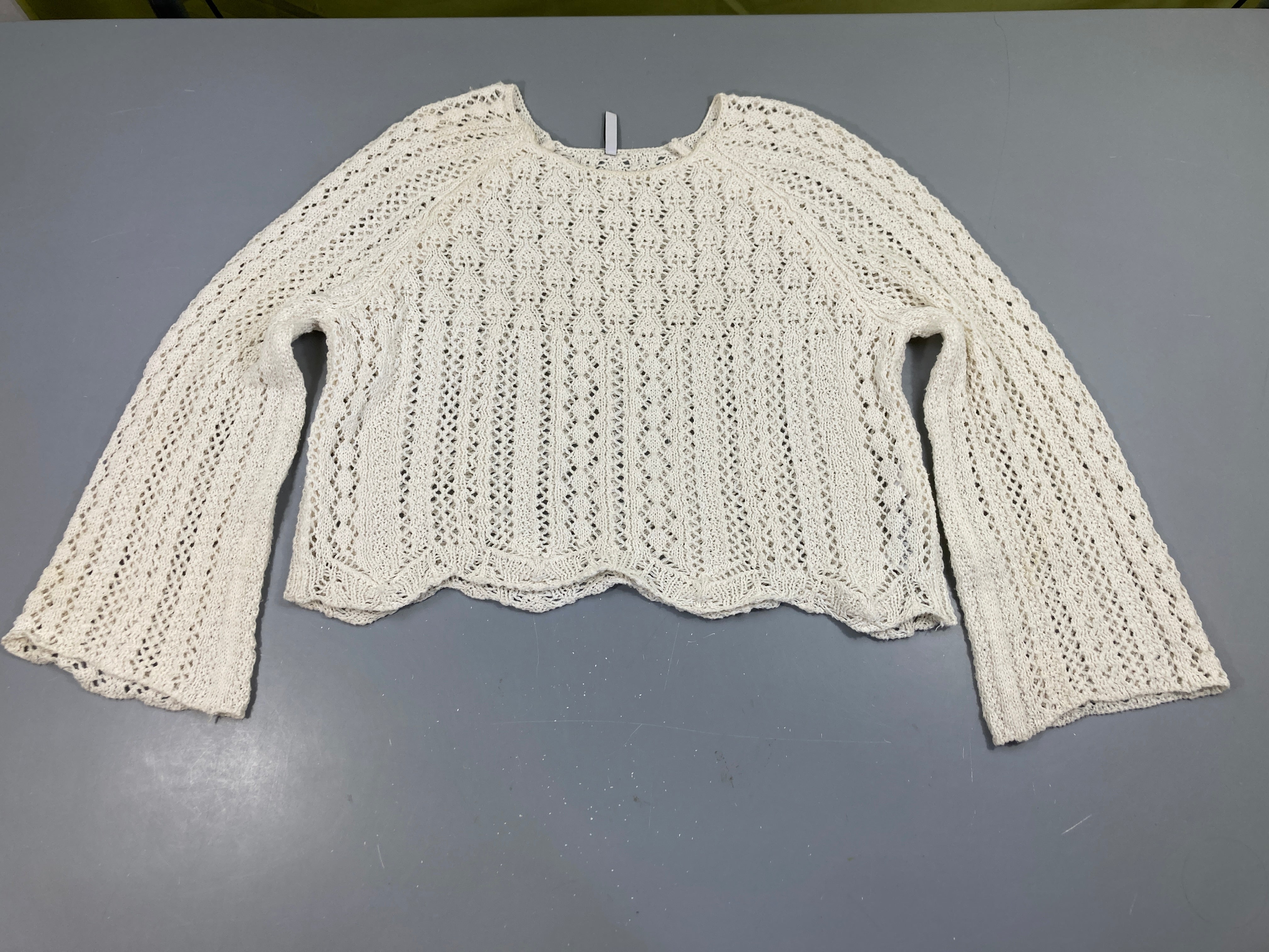 Pull cropped mailles larges blanc cassé